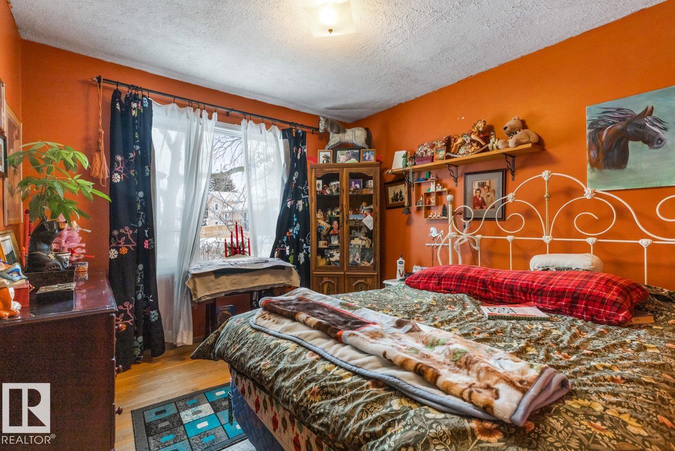 Photo 8 at 9236 86 Street NW, Strathearn, Edmonton