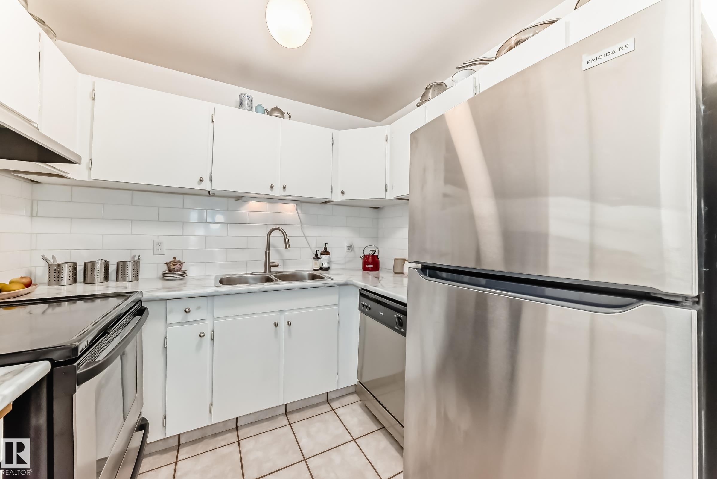 Photo 6 at 314 - 10148 118 Street NW, Wîhkwêntôwin, Edmonton