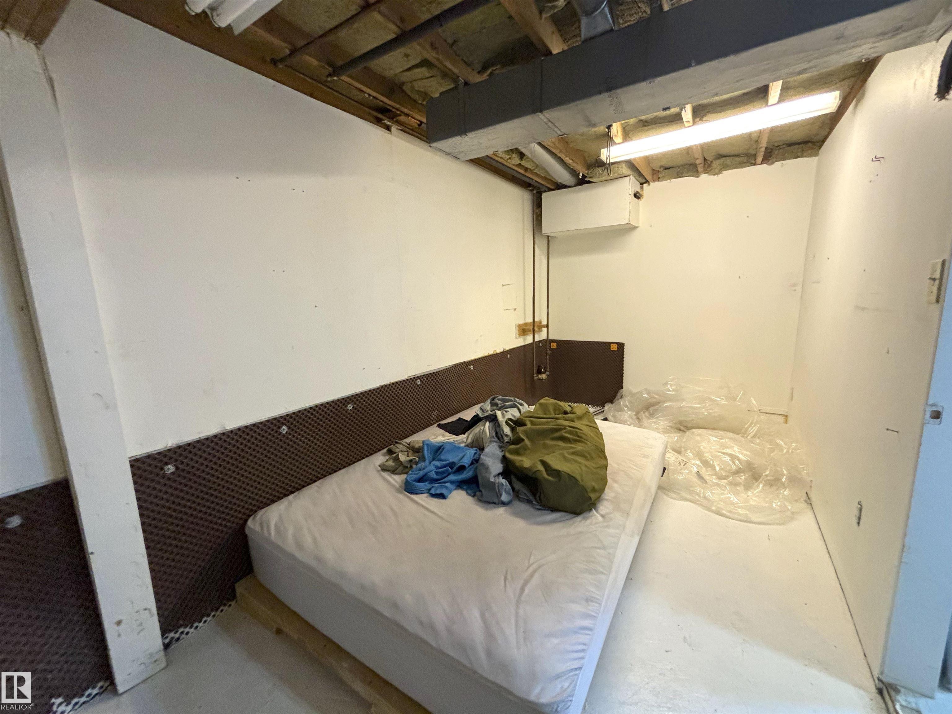 Photo 17 at 5955 40 Avenue NW, Greenview, Edmonton