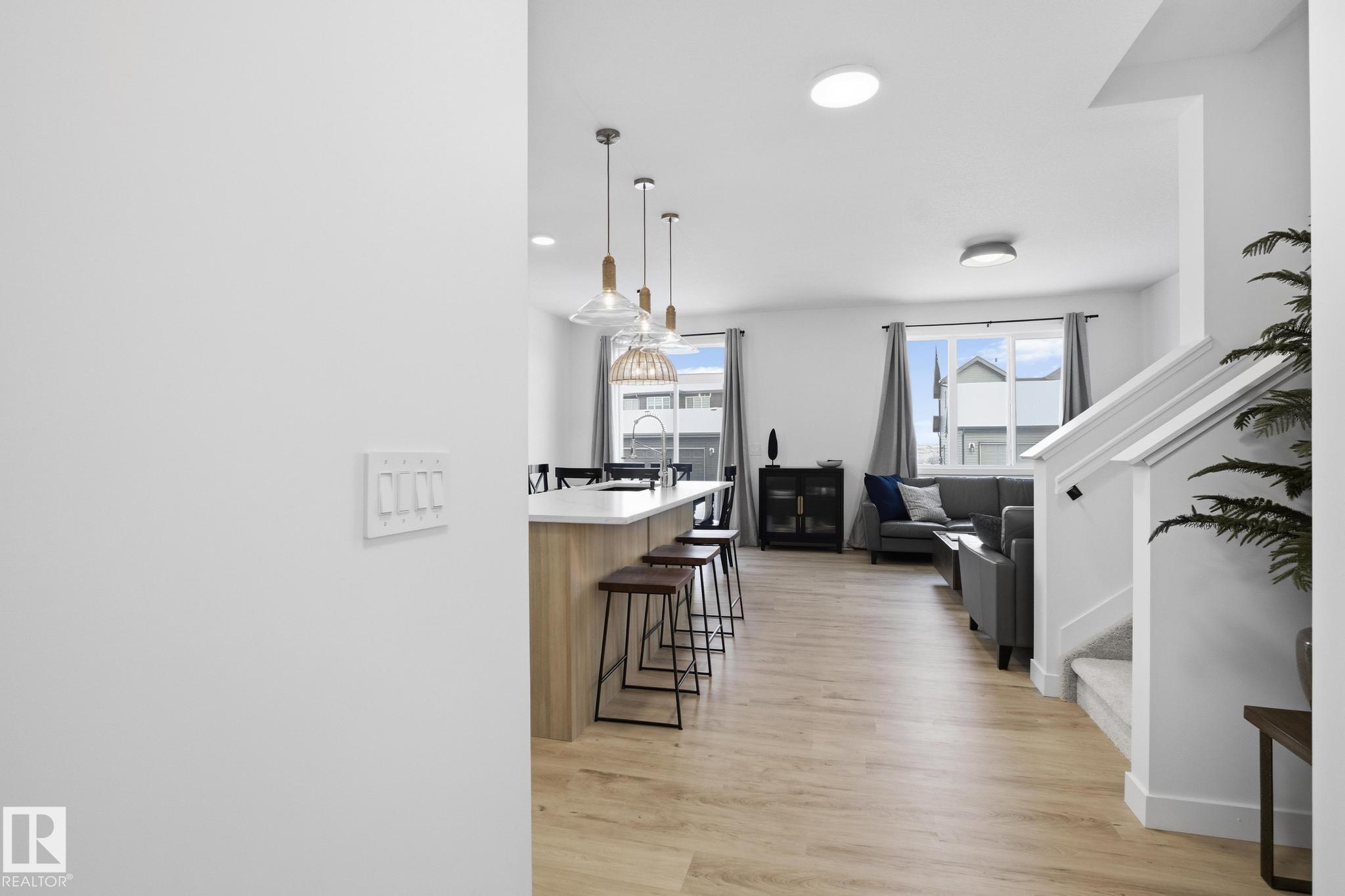 Photo 7 at 1350 Siskin Wynd NW, Kinglet Gardens, Edmonton