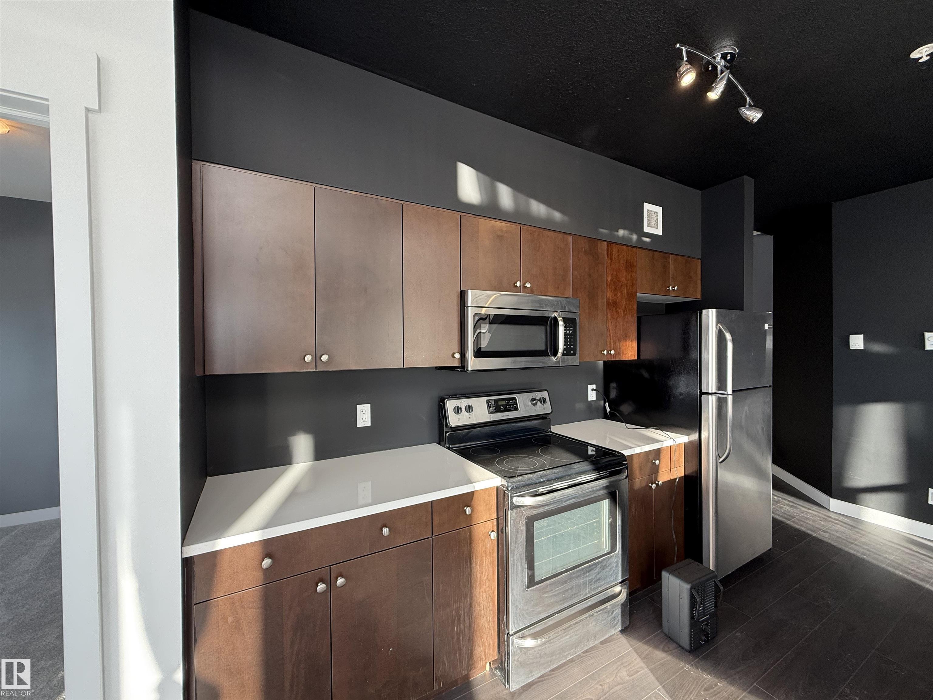 Photo 12 at 611 - 11425 105 Avenue NW, Queen Mary Park, Edmonton