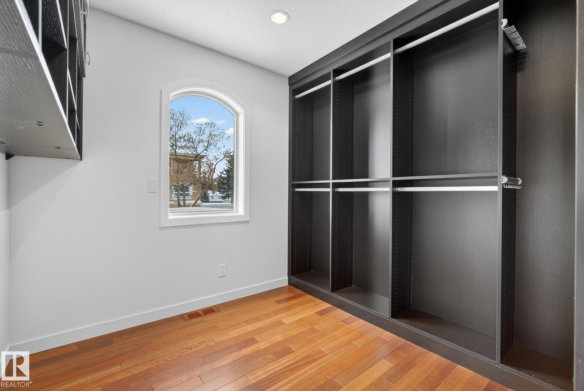 Photo 34 at 9714 87 Street NW, Strathearn, Edmonton