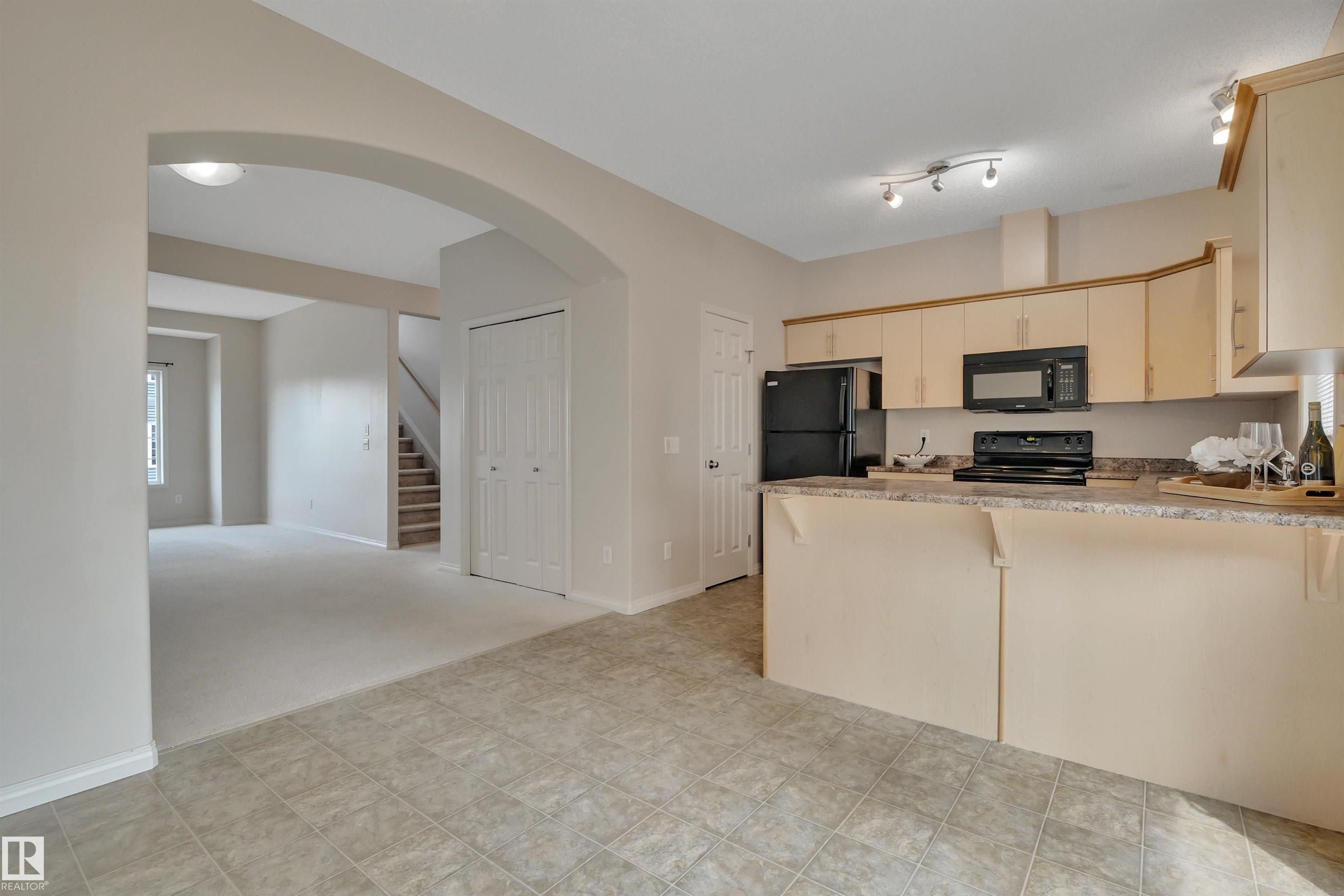 Photo 9 at 2 - 5102 30 Avenue, Place Chaleureuse, Beaumont