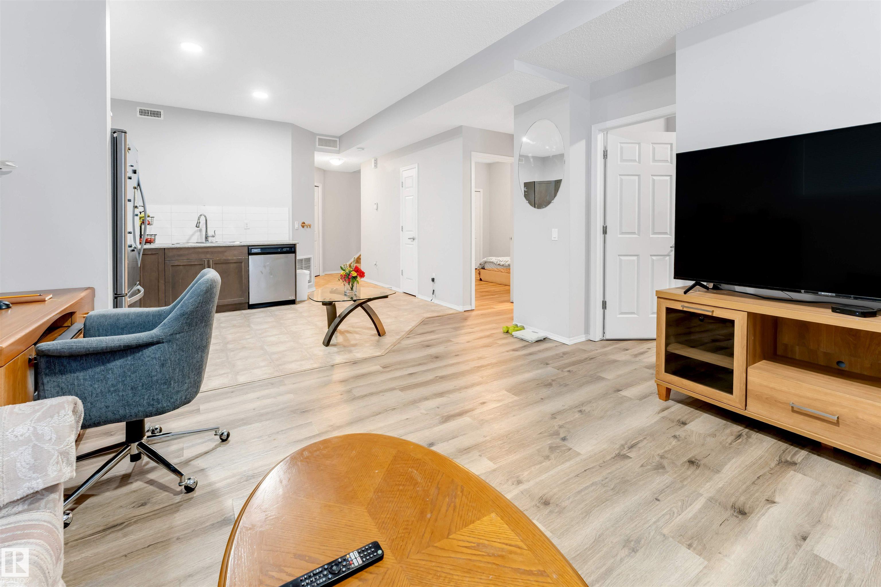 Photo 12 at 6 - 6520 2 Avenue SW, Charlesworth, Edmonton