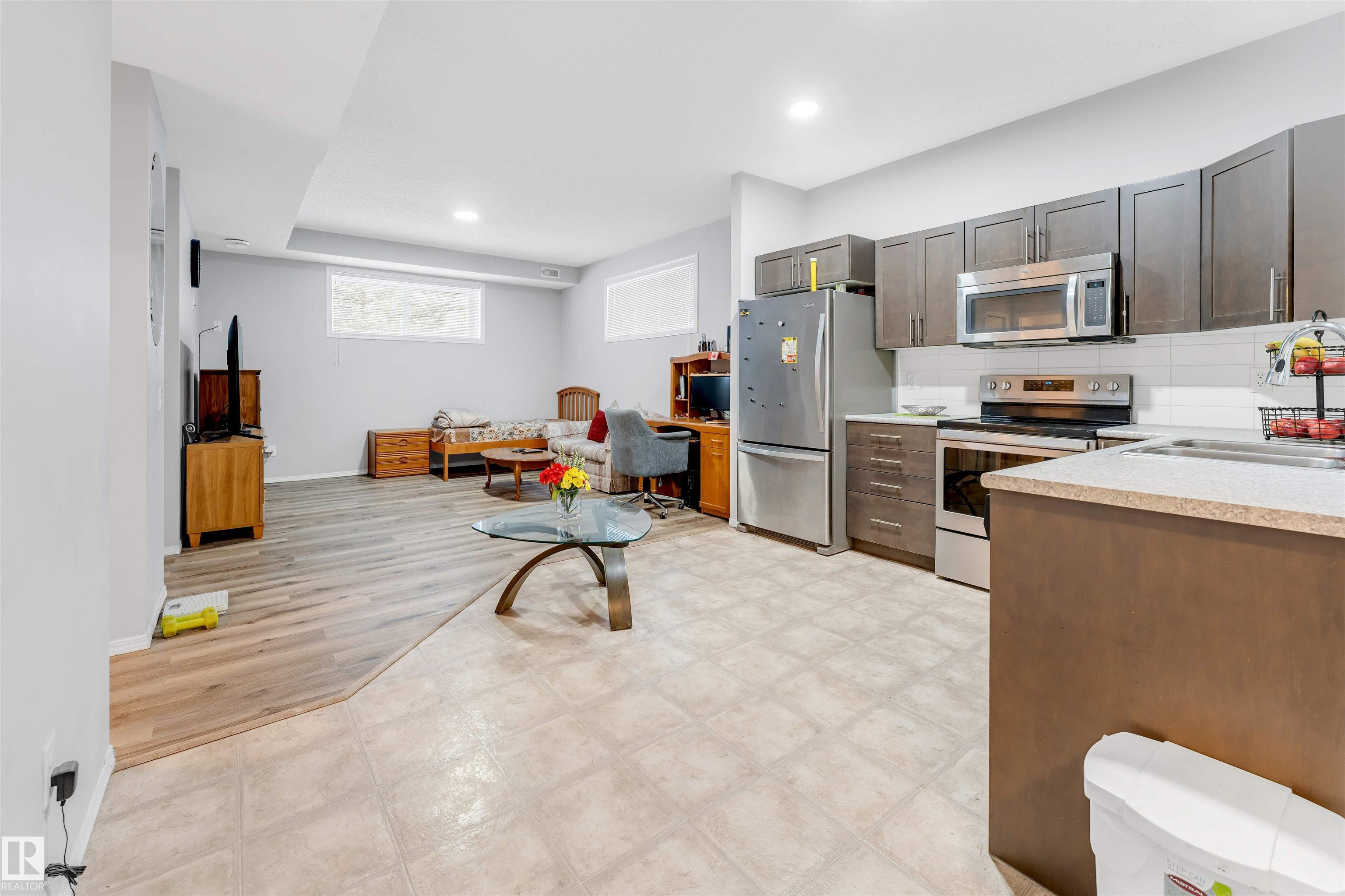 Photo 10 at 6 - 6520 2 Avenue SW, Charlesworth, Edmonton