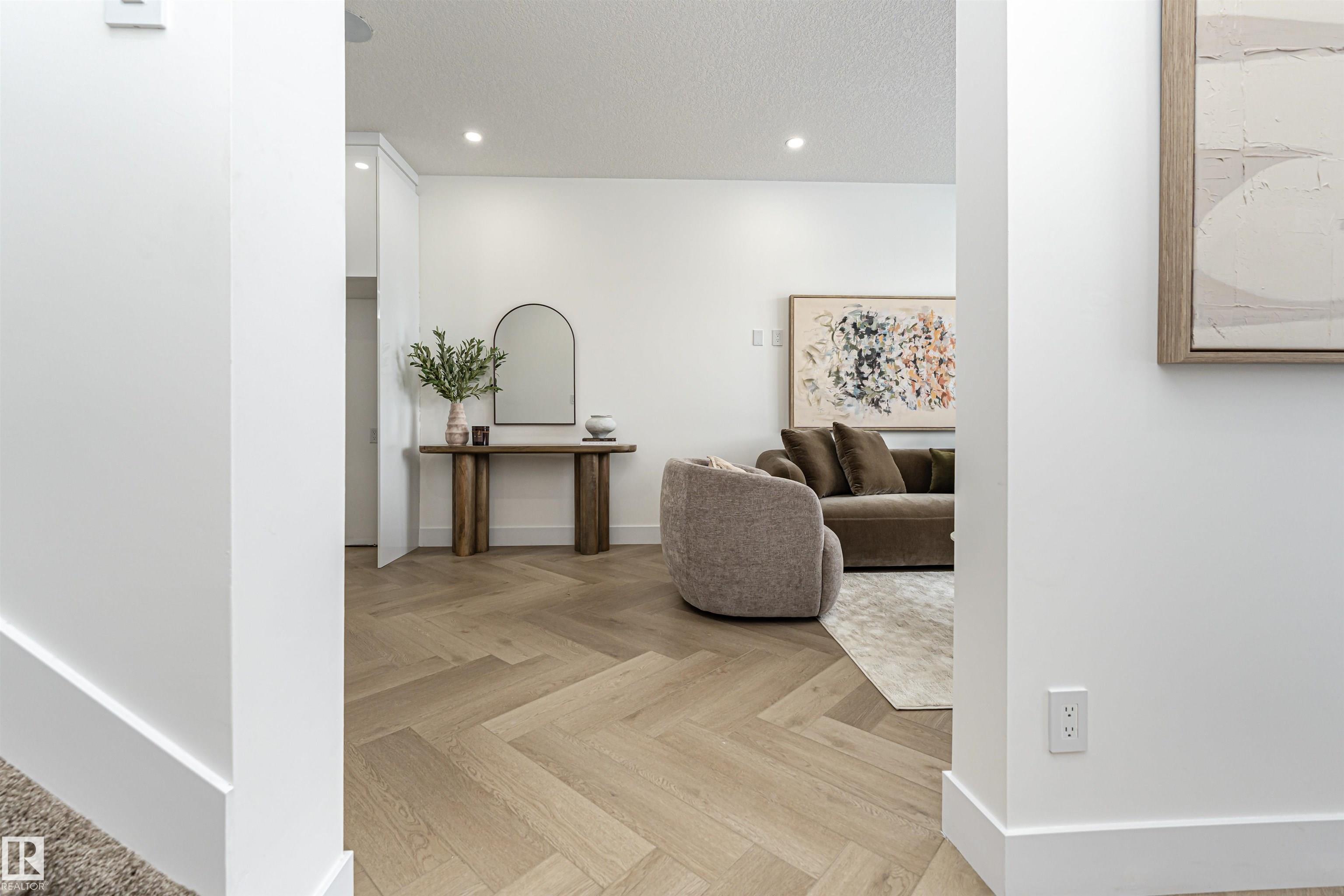 Photo 8 at 9622 86 Street NW, Strathearn, Edmonton