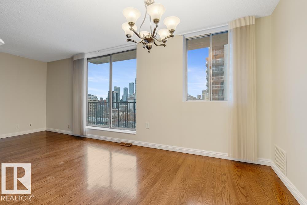 Photo 11 at 1012 - 11307 99 Avenue NW, Wîhkwêntôwin, Edmonton