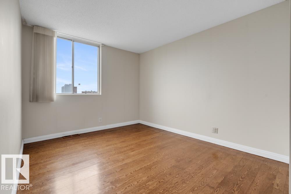 Photo 14 at 1012 - 11307 99 Avenue NW, Wîhkwêntôwin, Edmonton