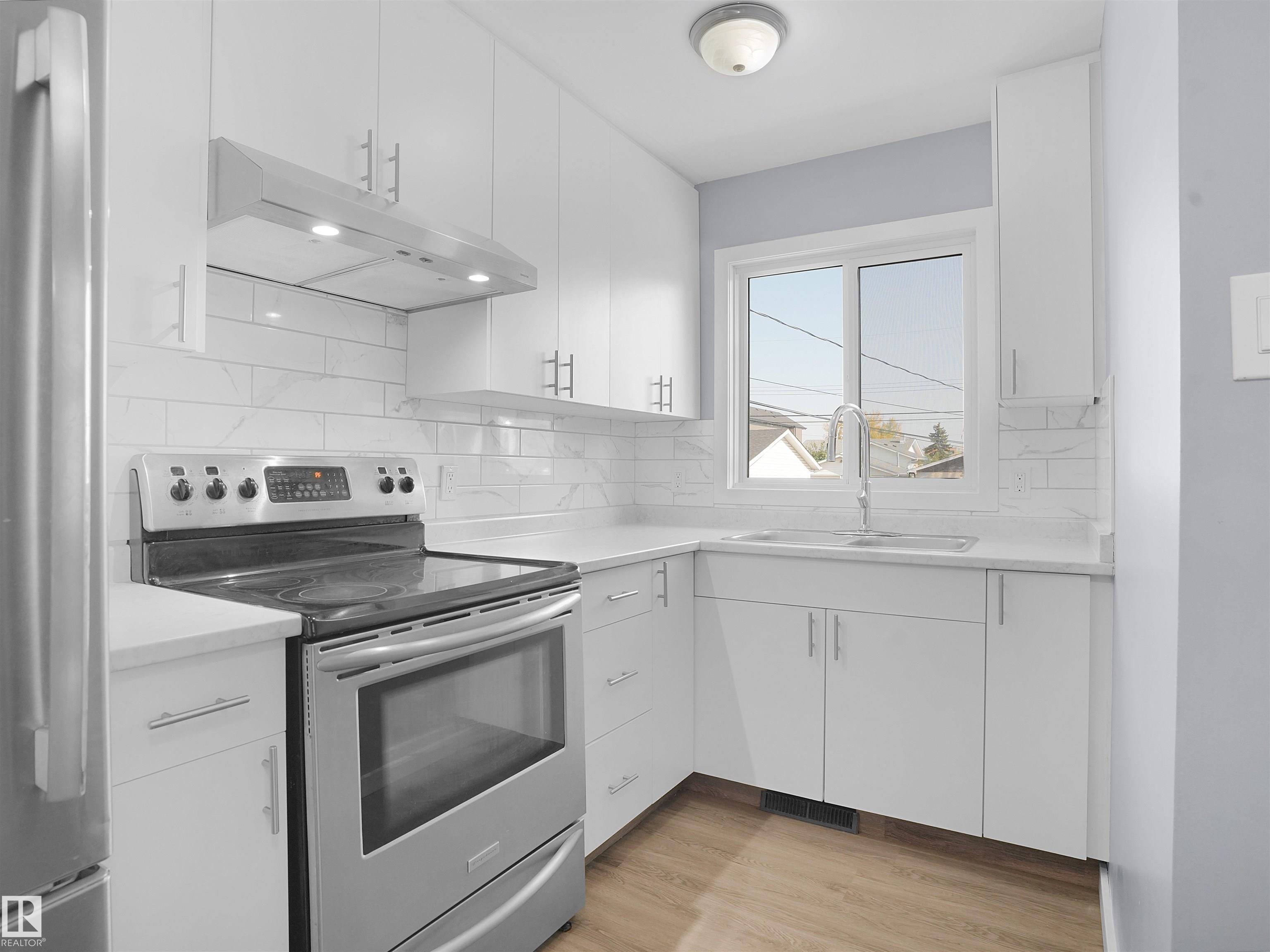 Photo 14 at 9815 159 Street NW, Glenwood, Edmonton