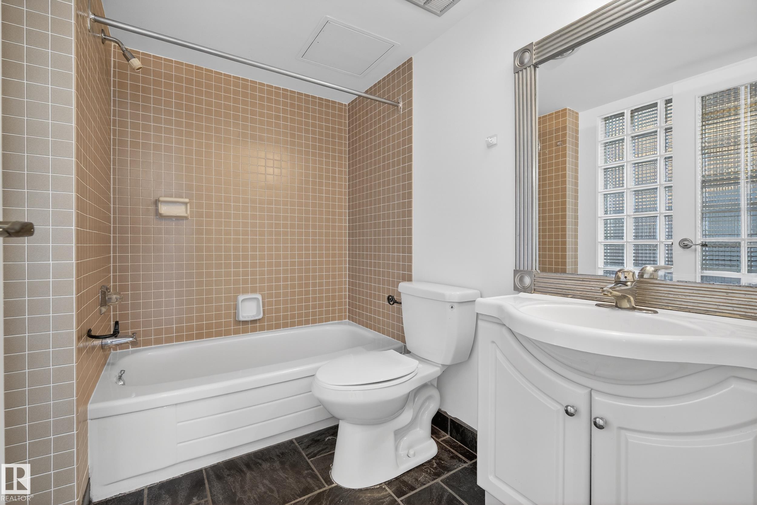 Photo 34 at 1901 - 10011 123 Street NW, Wîhkwêntôwin, Edmonton