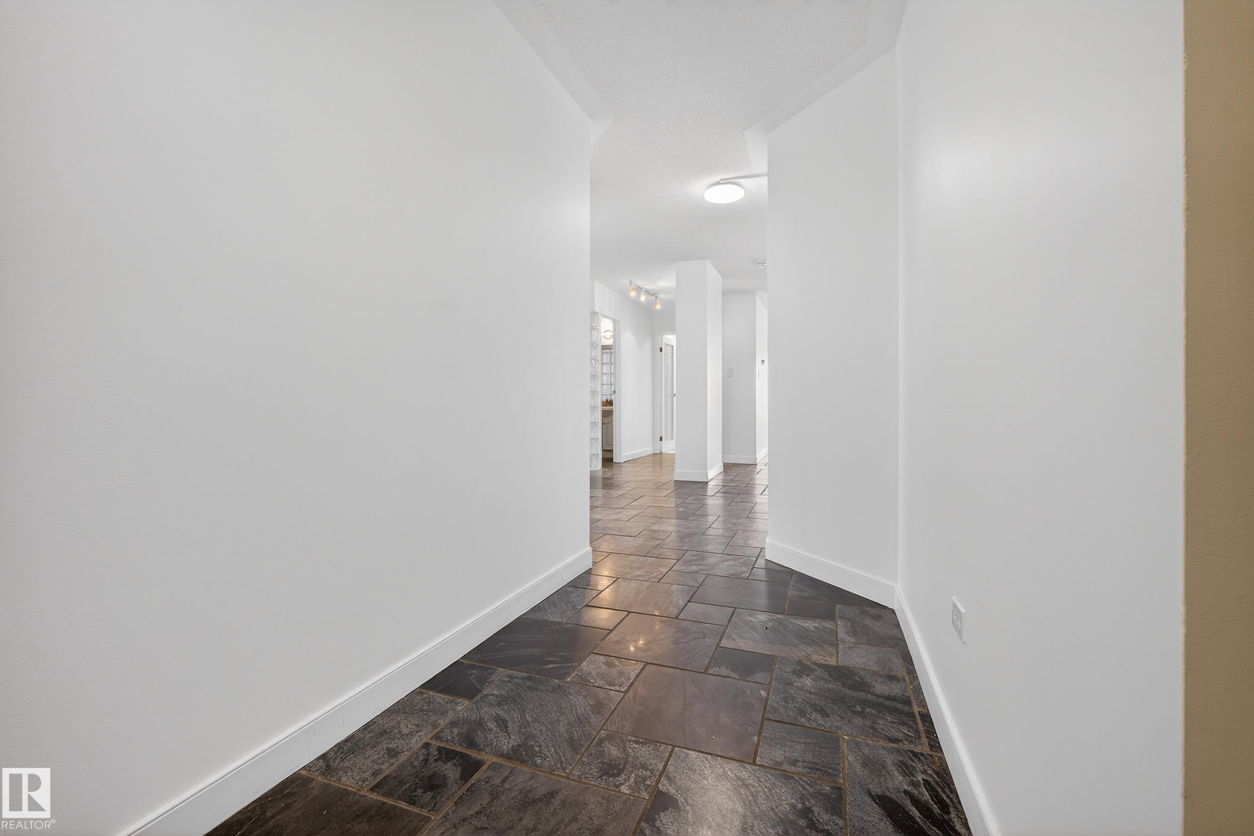 Photo 10 at 1901 - 10011 123 Street NW, Wîhkwêntôwin, Edmonton