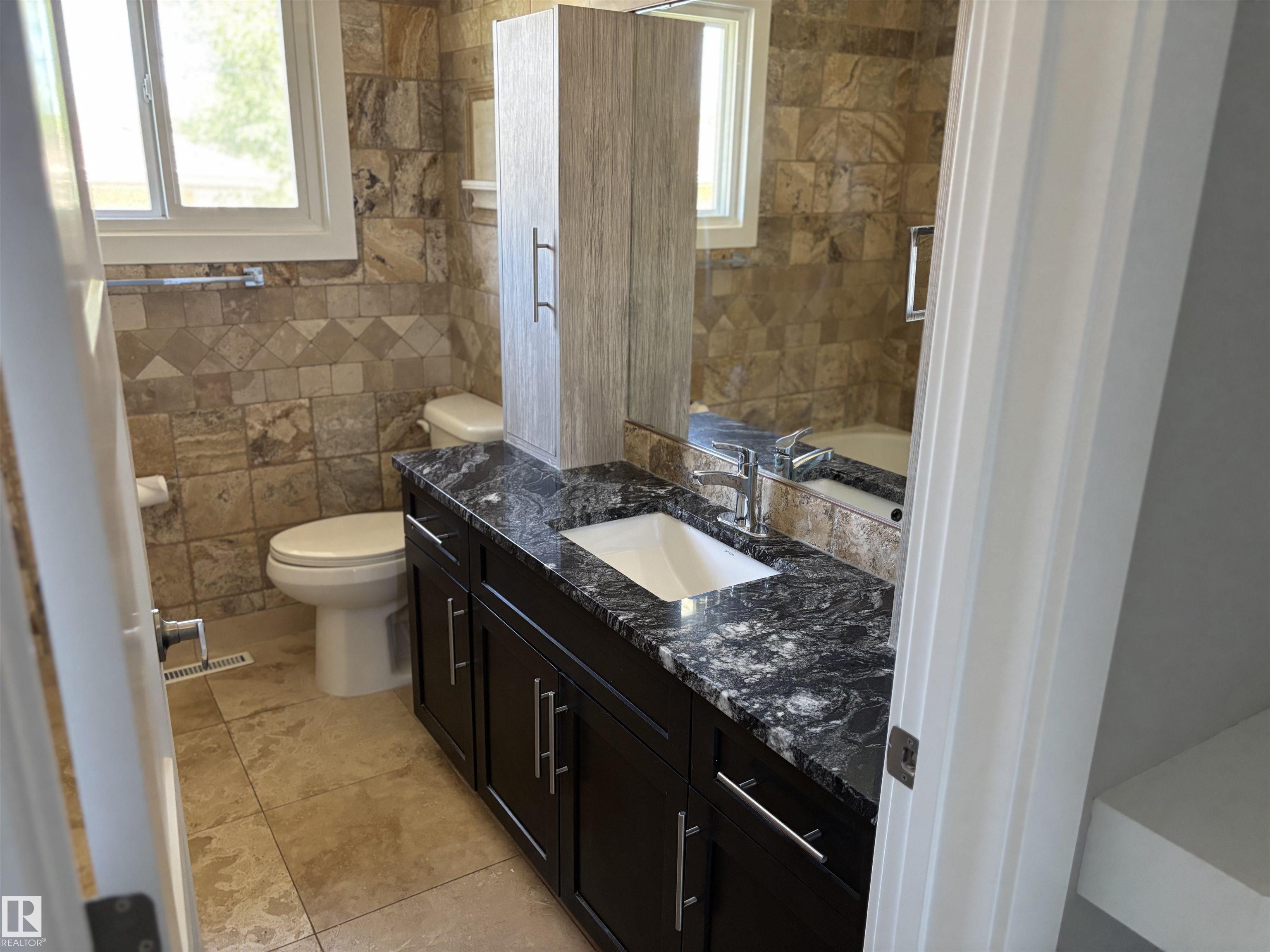 Photo 8 at 8028 134a Avenue NW, Delwood, Edmonton