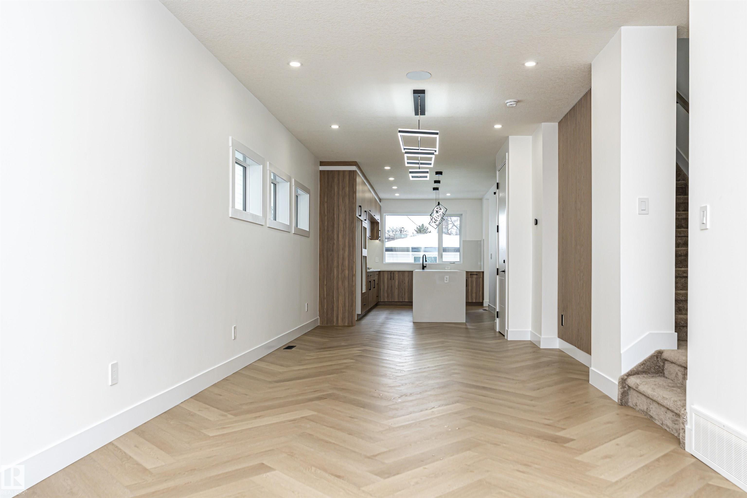 Photo 9 at 9624 86 Street NW, Strathearn, Edmonton