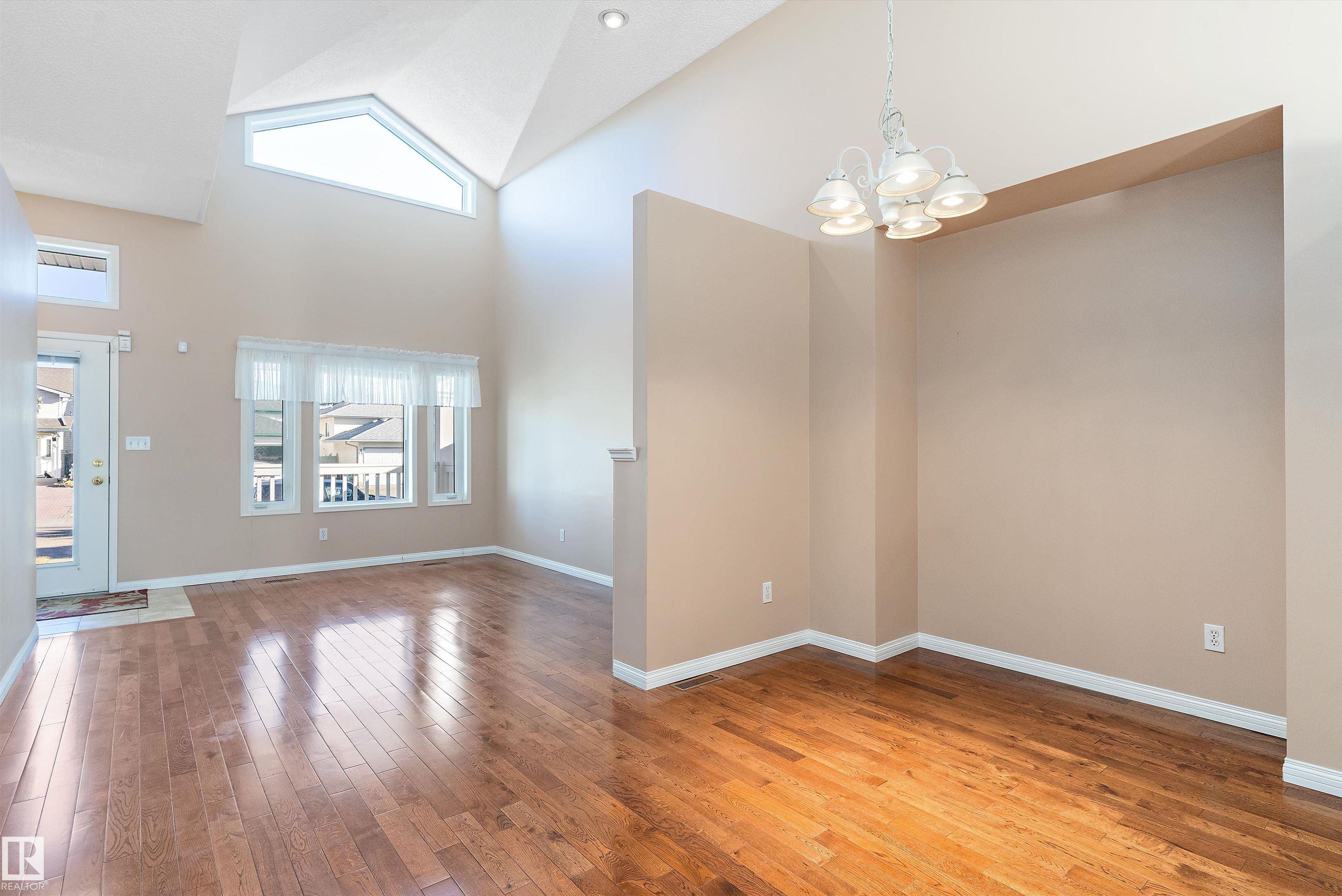 Photo 11 at 15028 128 Street NW, Cumberland, Edmonton