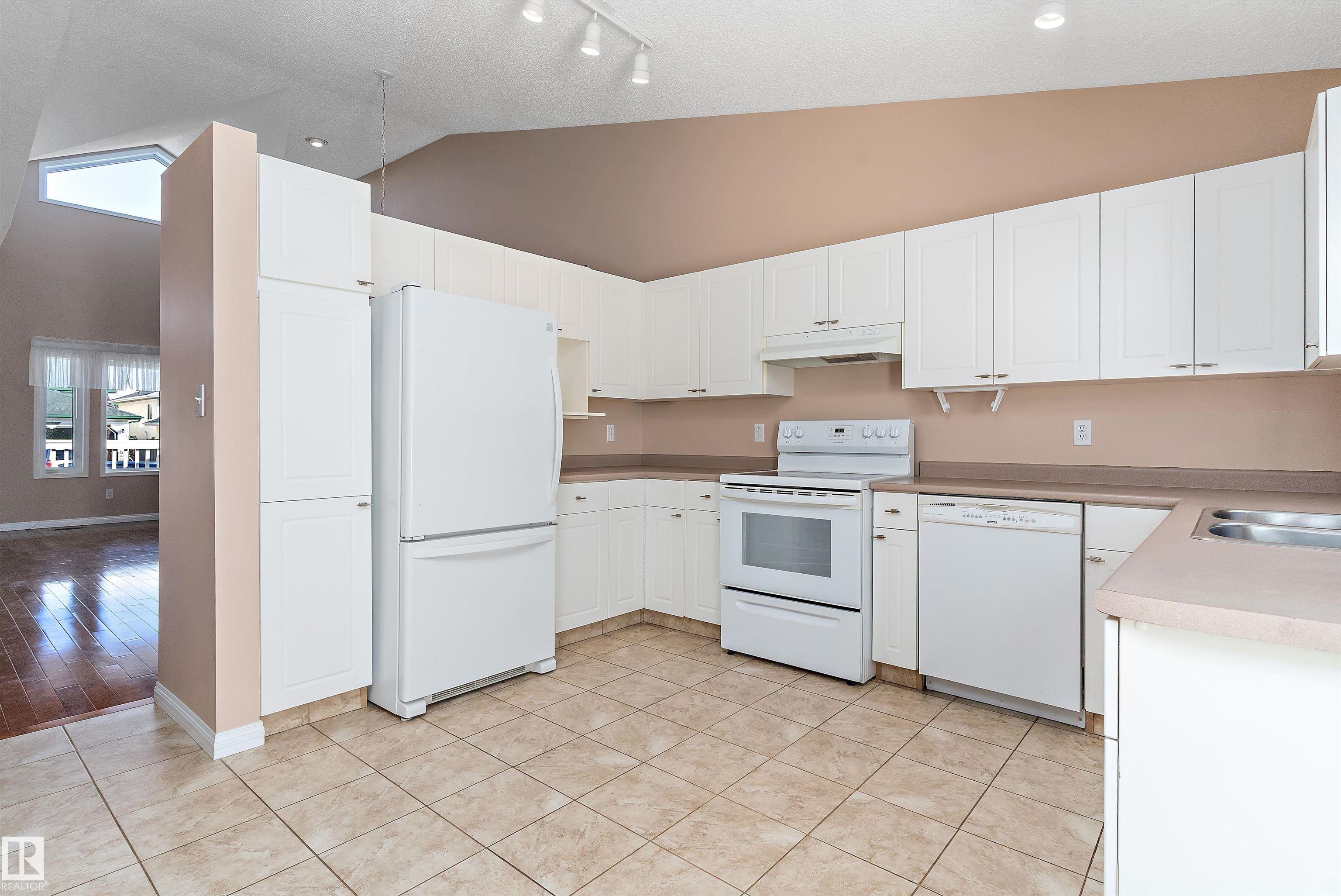 Photo 15 at 15028 128 Street NW, Cumberland, Edmonton