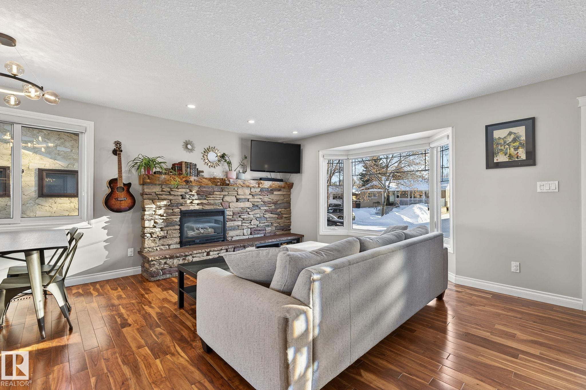 Photo 6 at 8214 95b Avenue, Pineview Fort Sask., Fort Saskatchewan