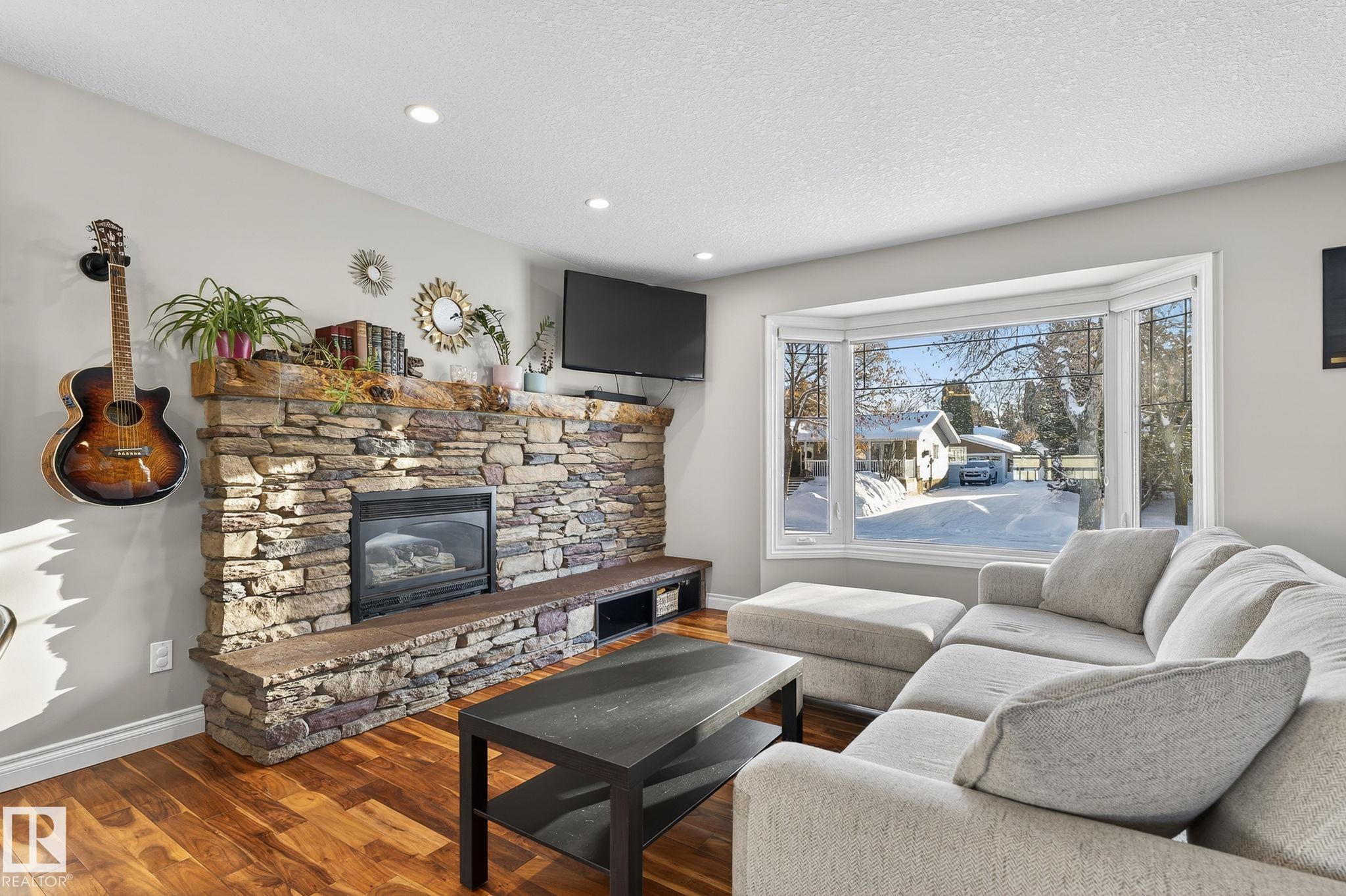 Photo 8 at 8214 95b Avenue, Pineview Fort Sask., Fort Saskatchewan