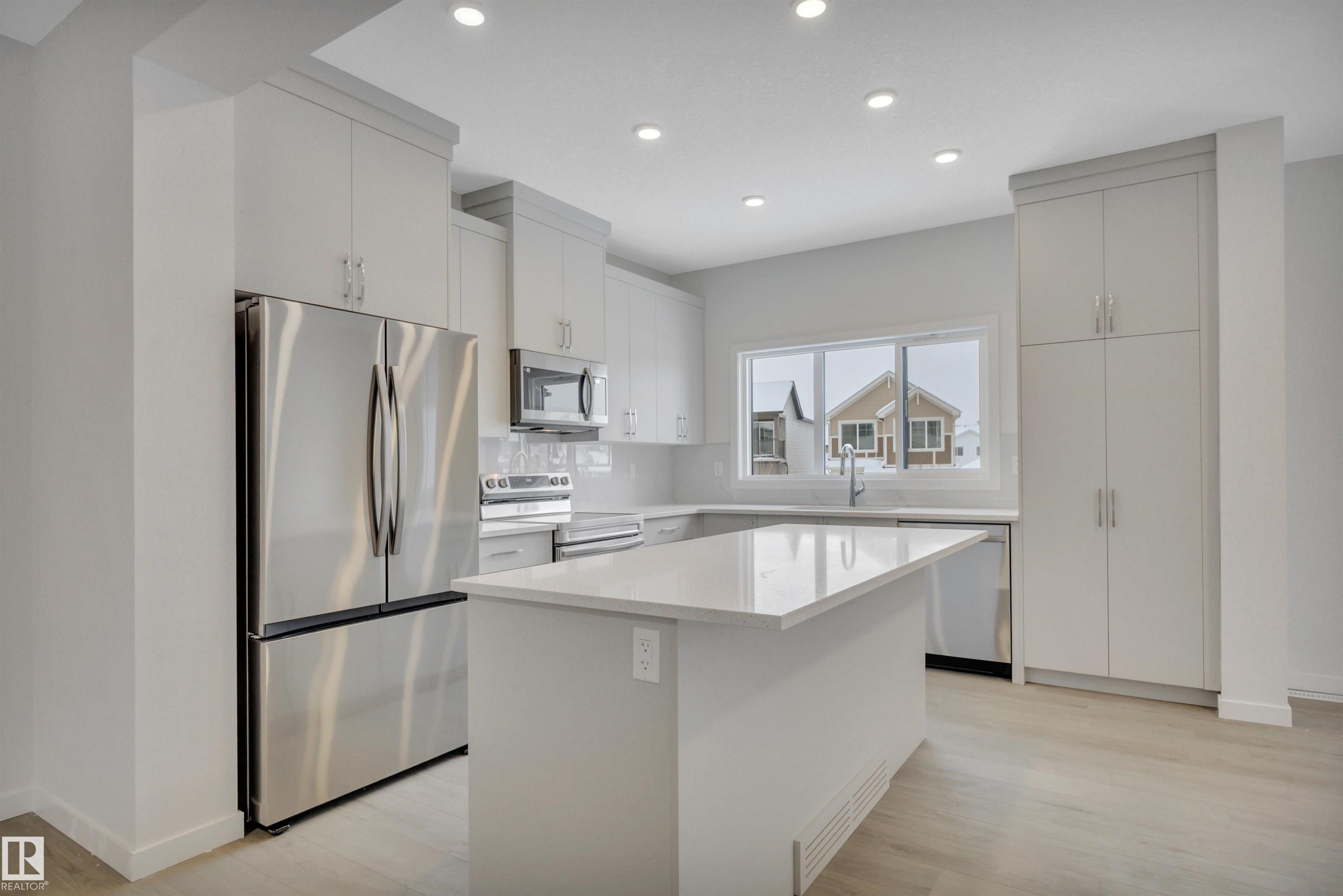 Photo 10 at 8931 Elves Loop NW, Edgemont, Edmonton