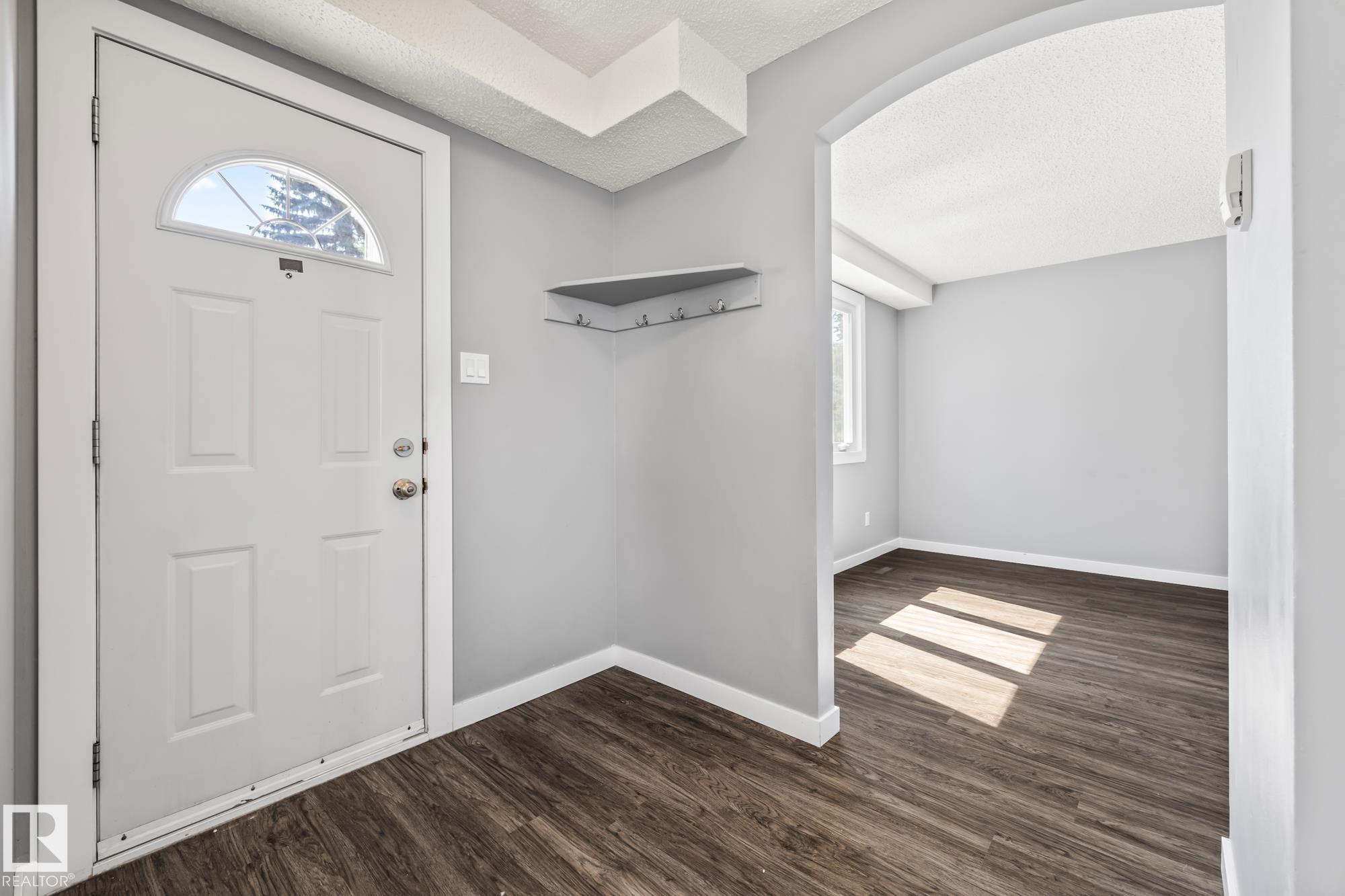 2B Clareview Village NW, Belmont, Edmonton