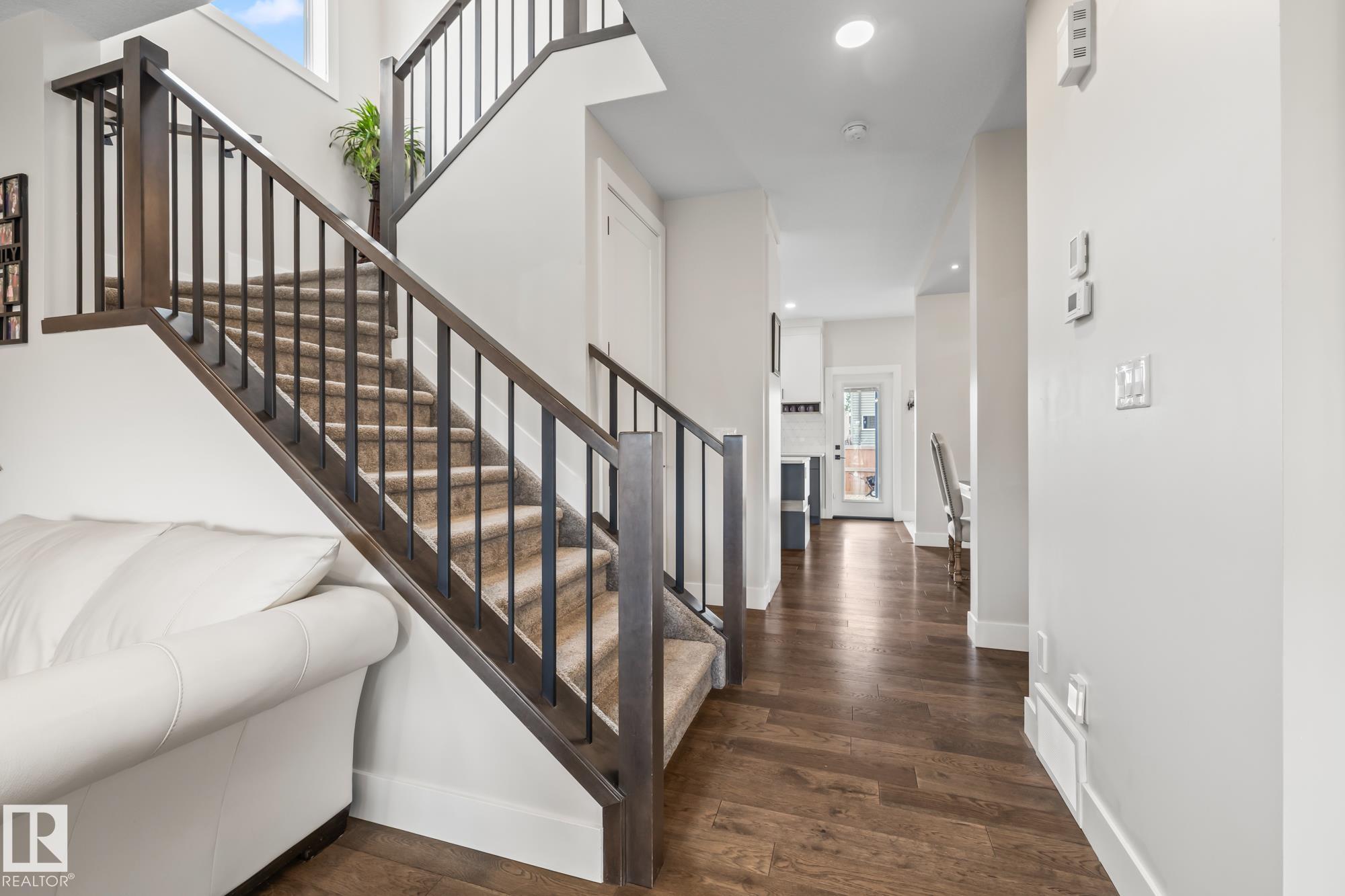 Photo 6 at 568 Merlin Landing NW, Hawks Ridge, Edmonton