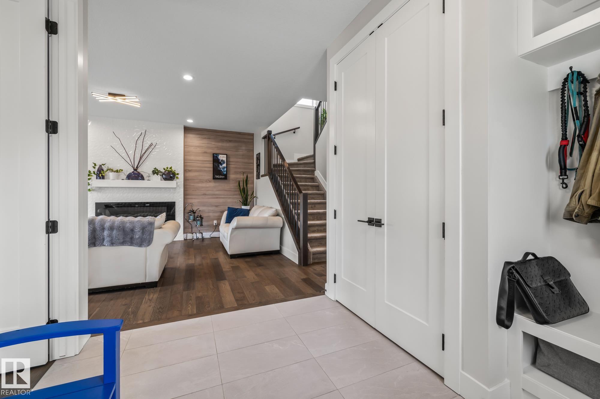 Photo 7 at 568 Merlin Landing NW, Hawks Ridge, Edmonton