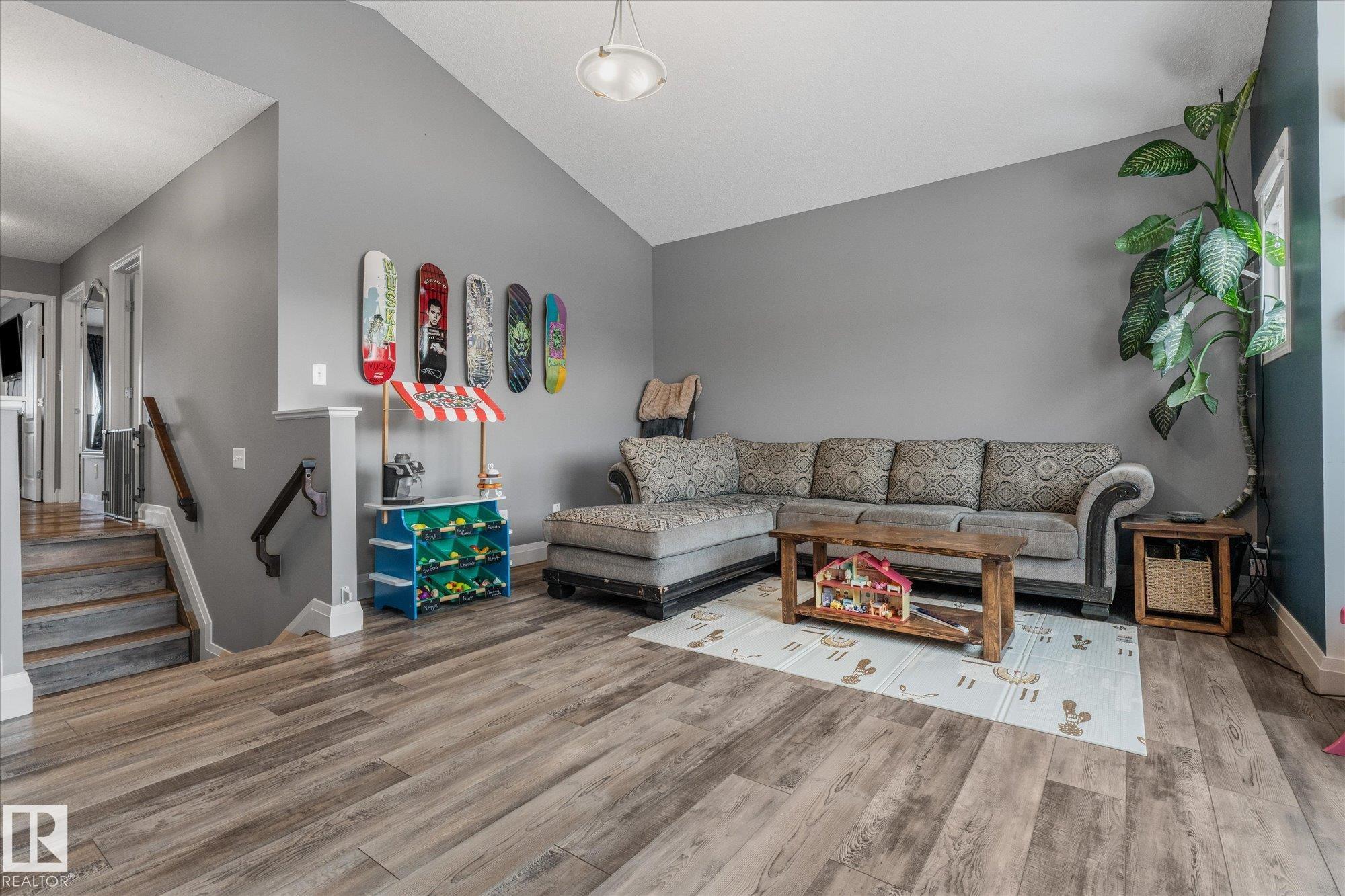 Photo 33 at 5 South Creek point(e), South Creek, Stony Plain