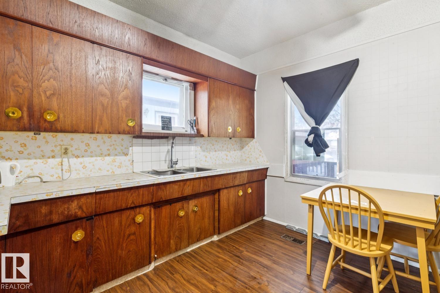 12116 48 Street NW, Beacon Heights, Edmonton