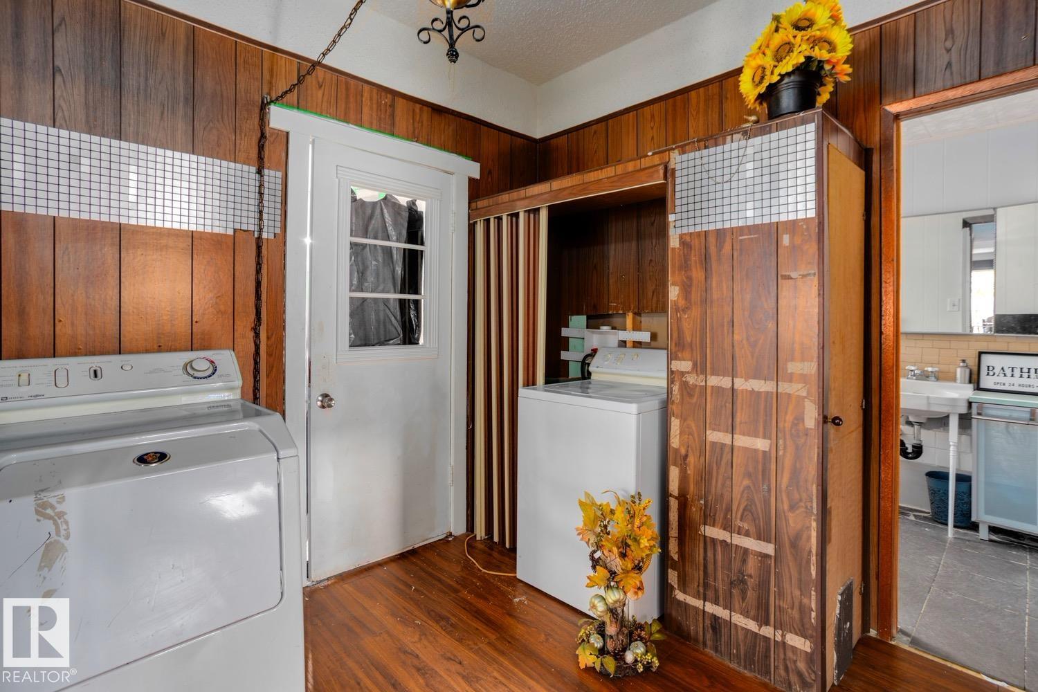 Photo 10 at 12116 48 Street NW, Beacon Heights, Edmonton