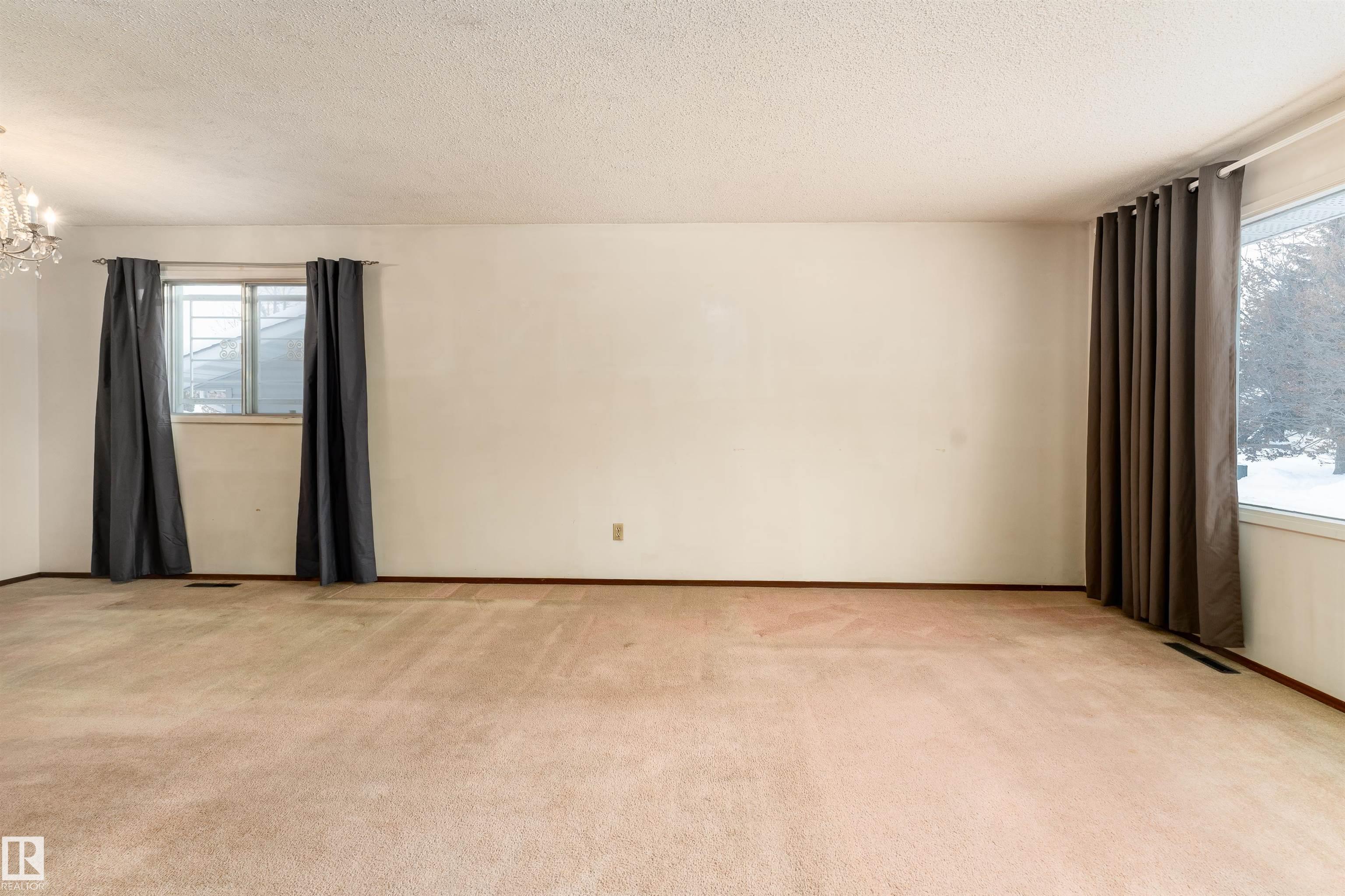 Photo 11 at 16728 98 Avenue NW, Glenwood, Edmonton