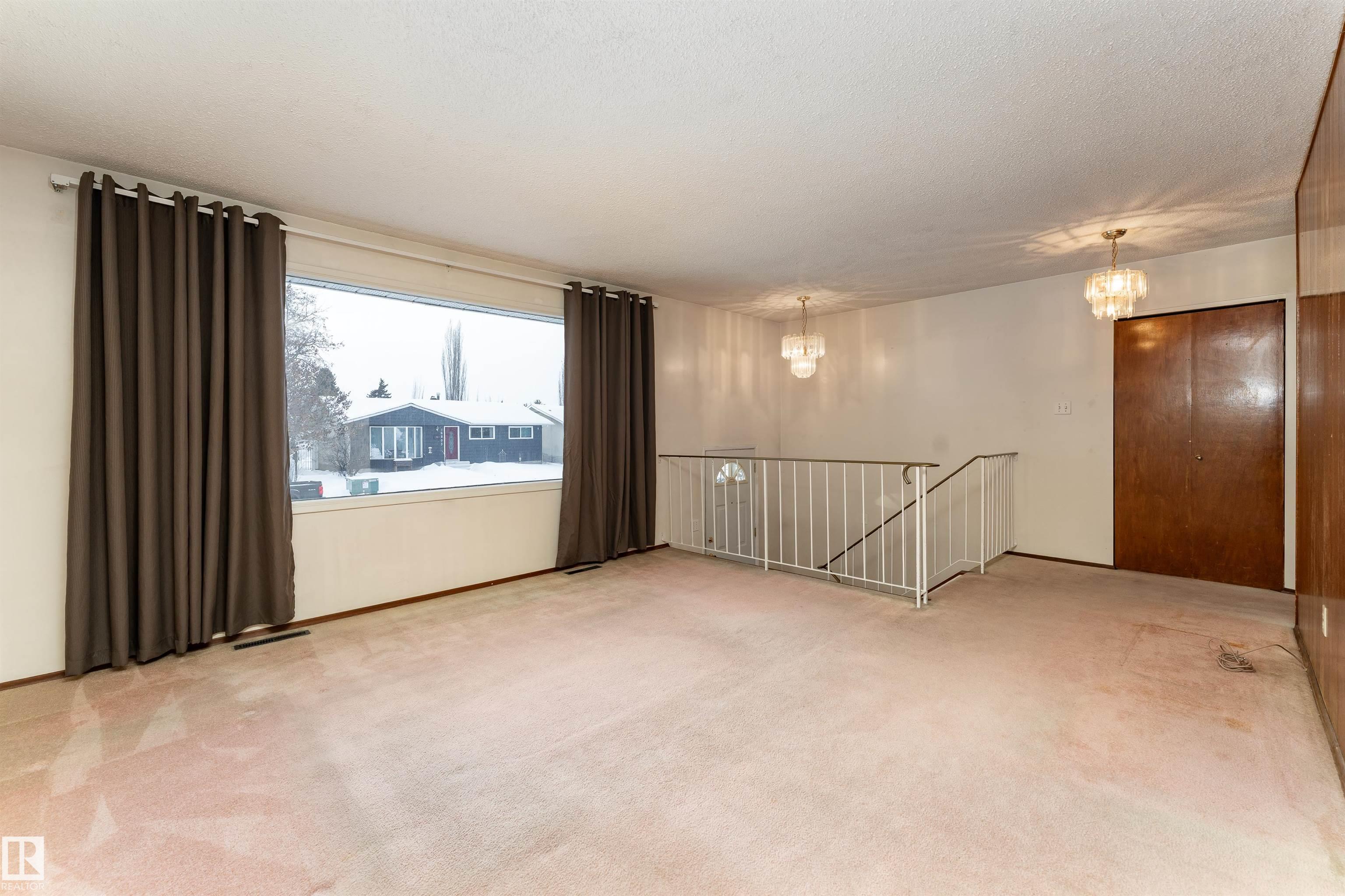 Photo 7 at 16728 98 Avenue NW, Glenwood, Edmonton