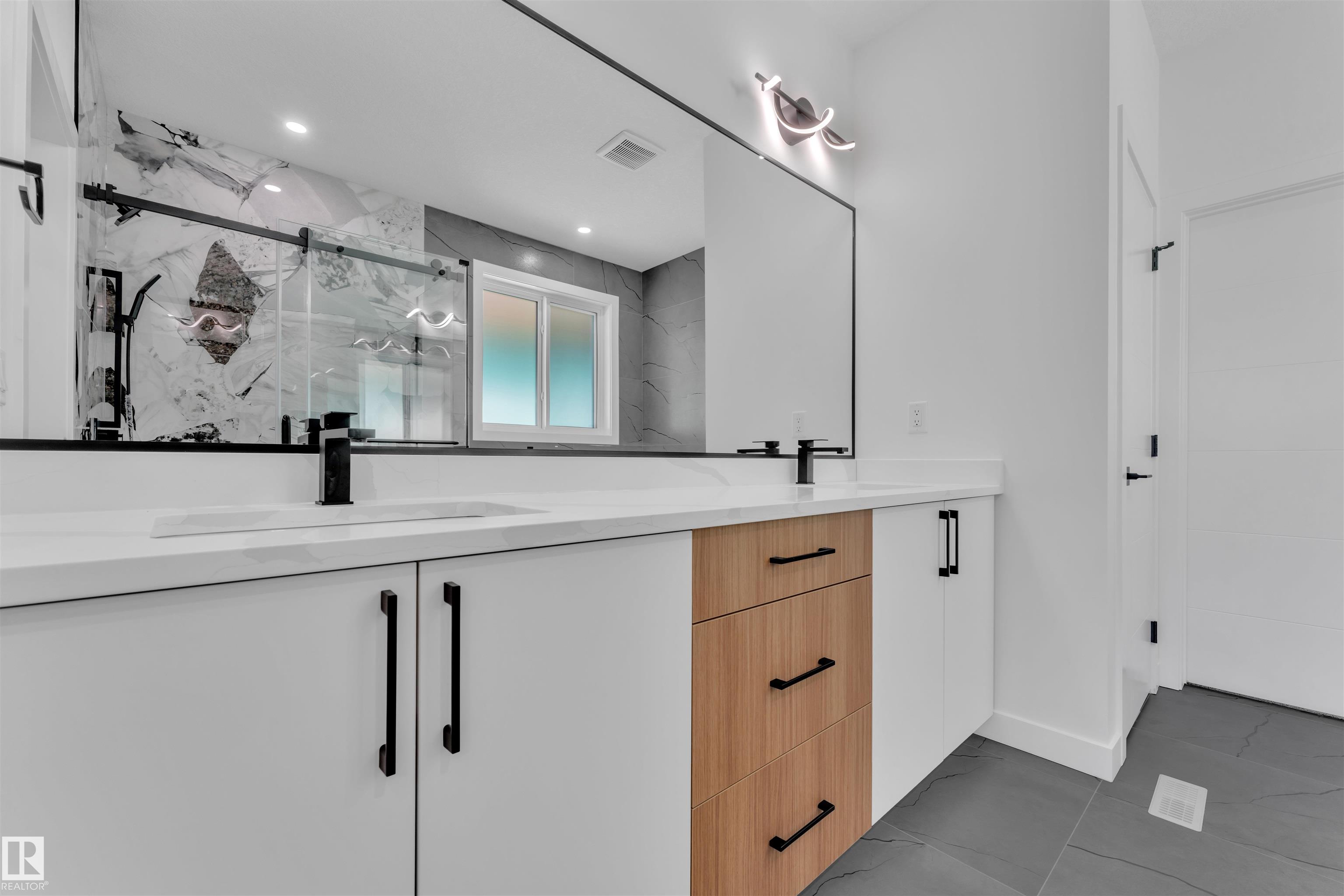 Photo 32 at 123 Lilac Close, Woodbend, Leduc