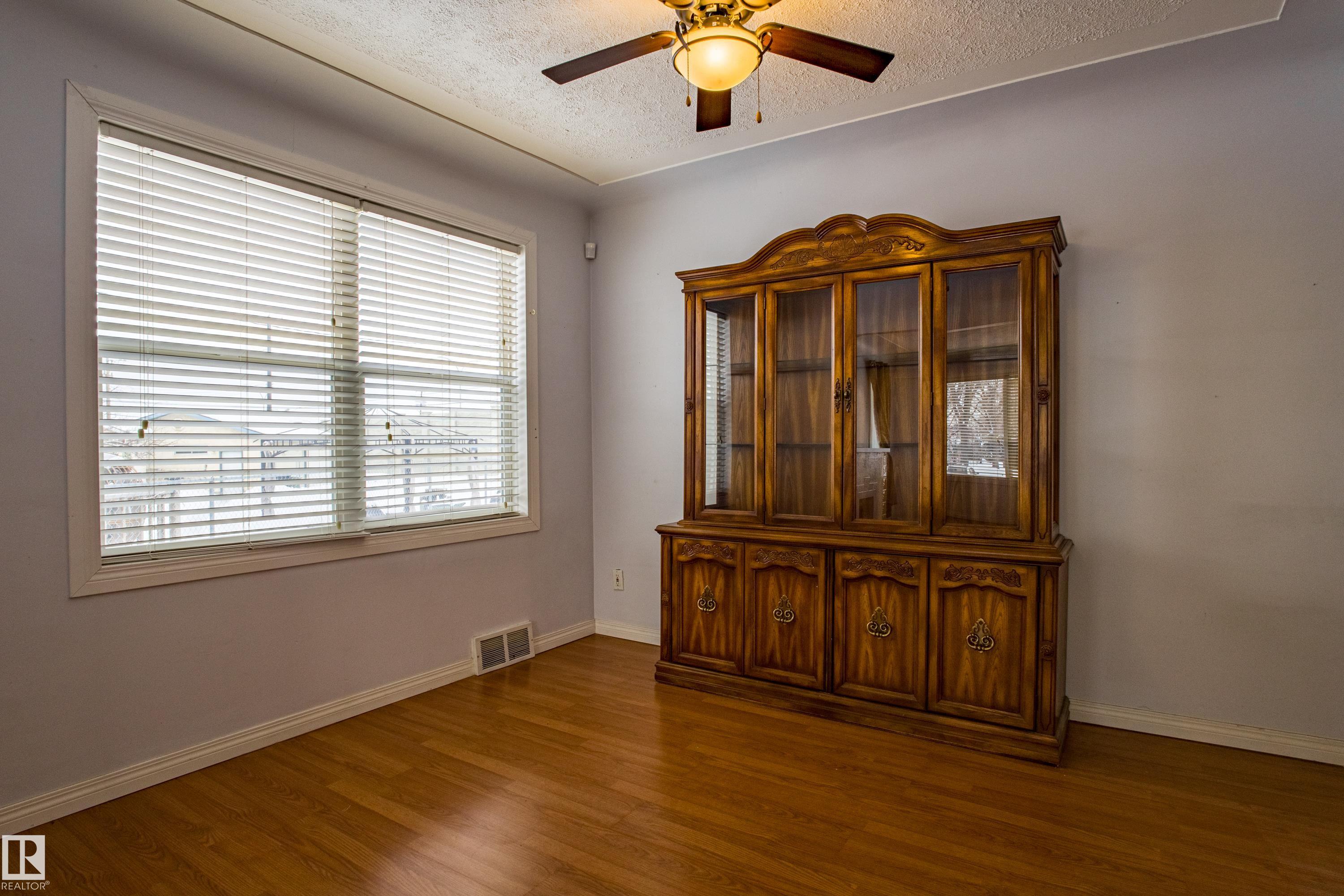 Photo 12 at 9228 124a Avenue NW, Delton, Edmonton