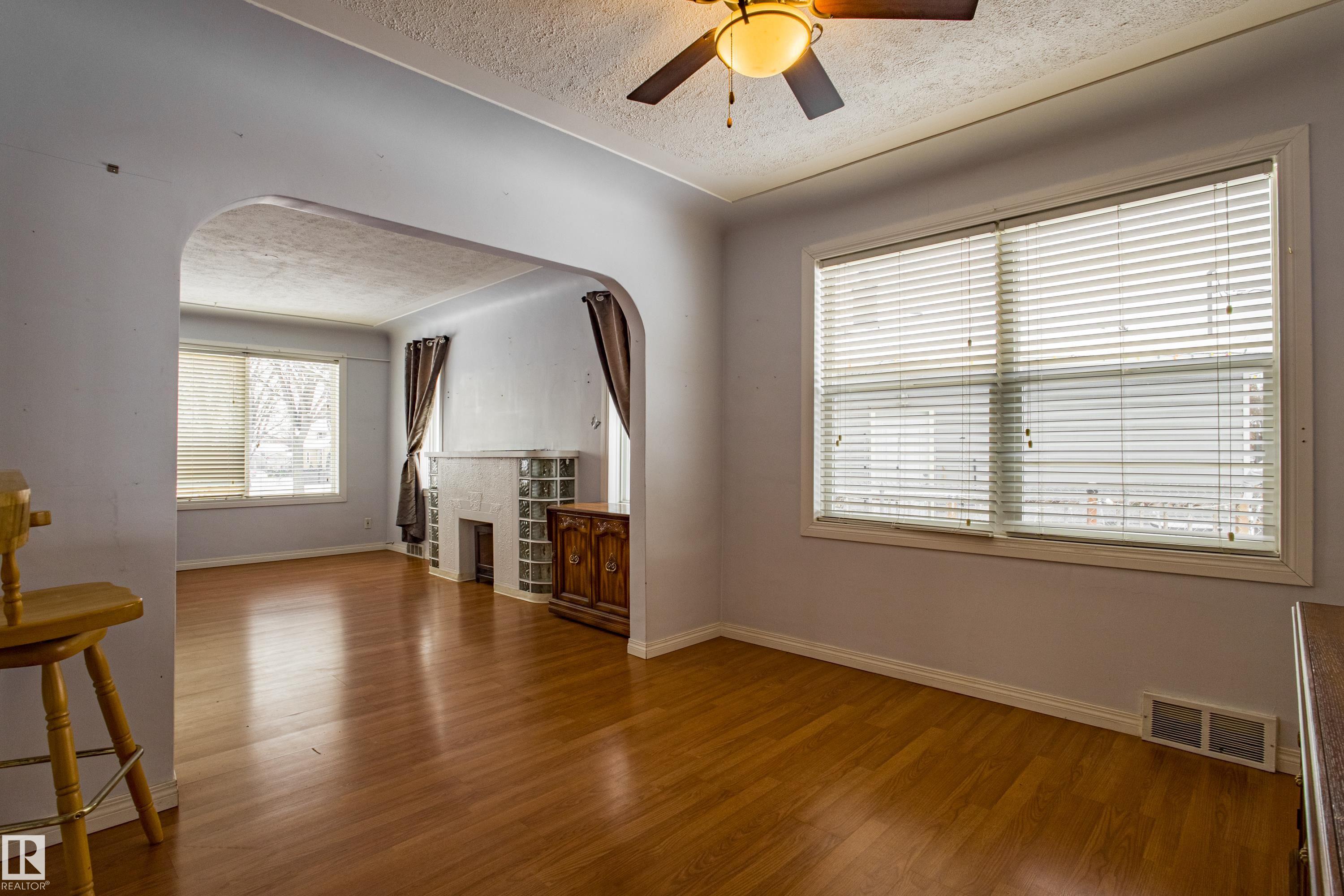 Photo 14 at 9228 124a Avenue NW, Delton, Edmonton