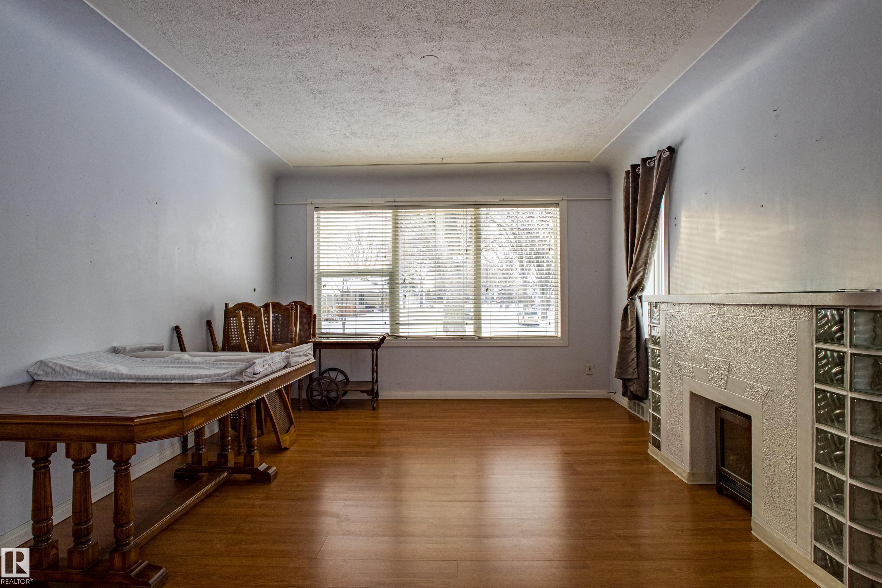 9228 124a Avenue NW, Delton, Edmonton