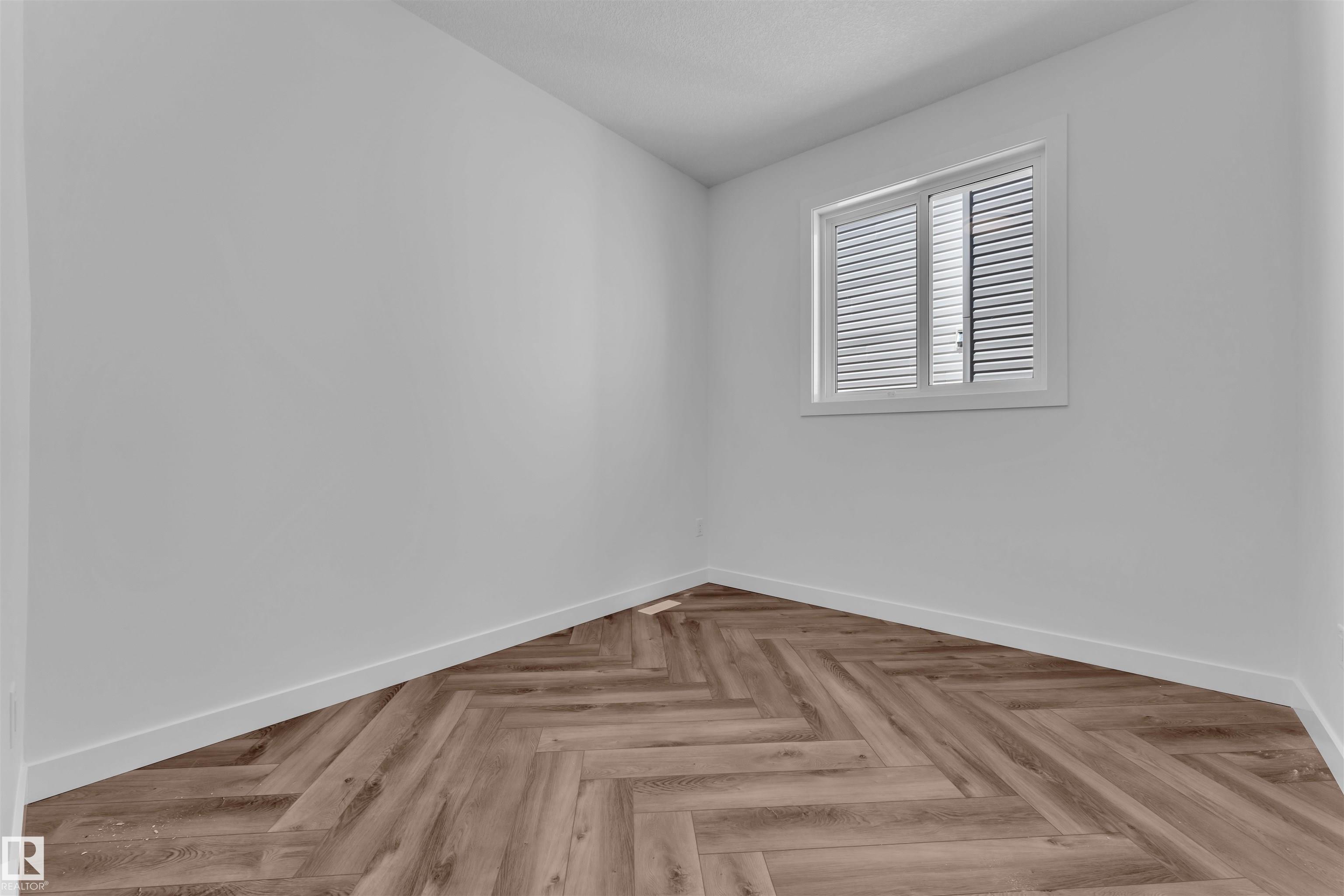 Photo 11 at 121 Lilac Close, Woodbend, Leduc