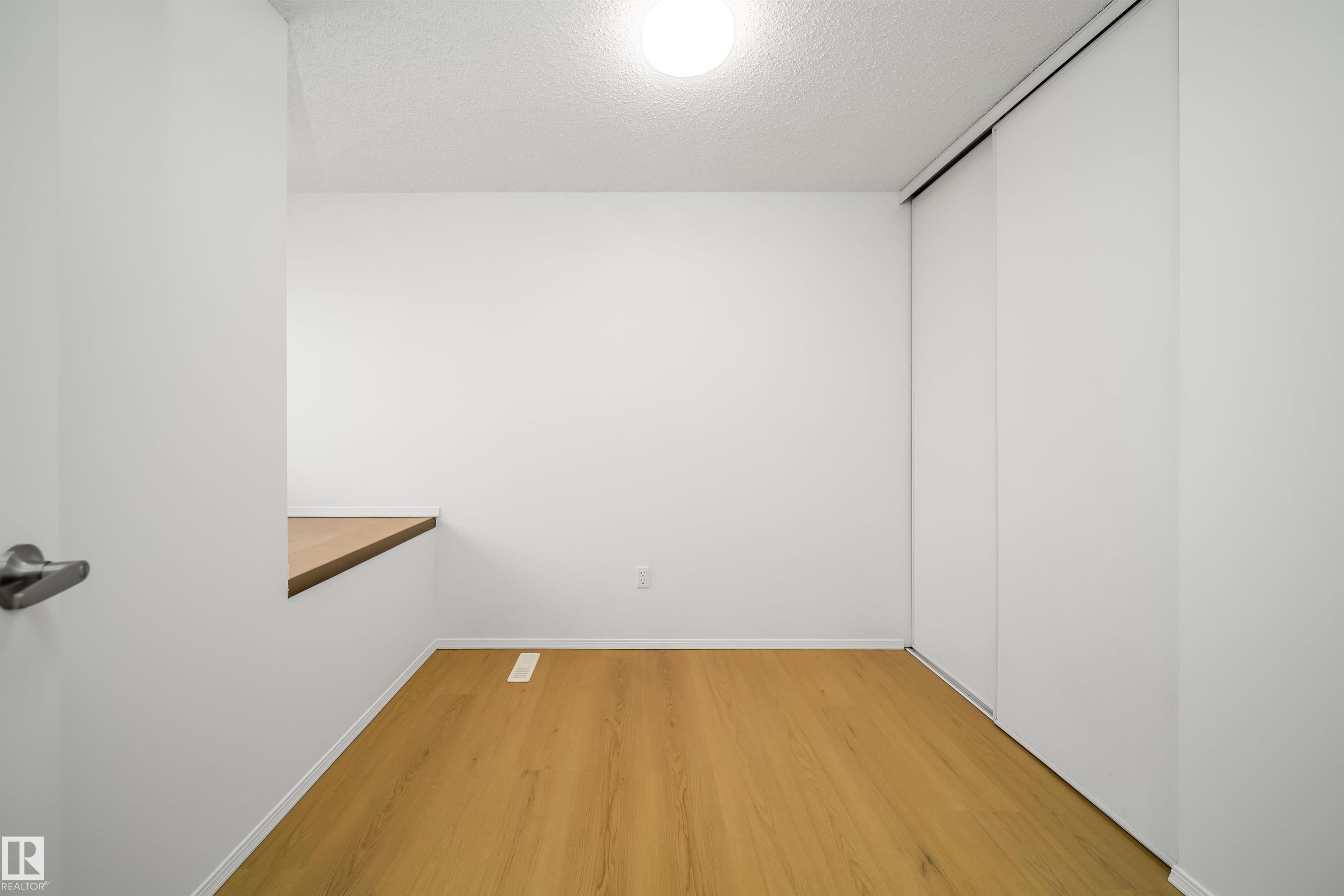 Photo 16 at 1576 Mill Woods Road E NW, Pollard Meadows, Edmonton