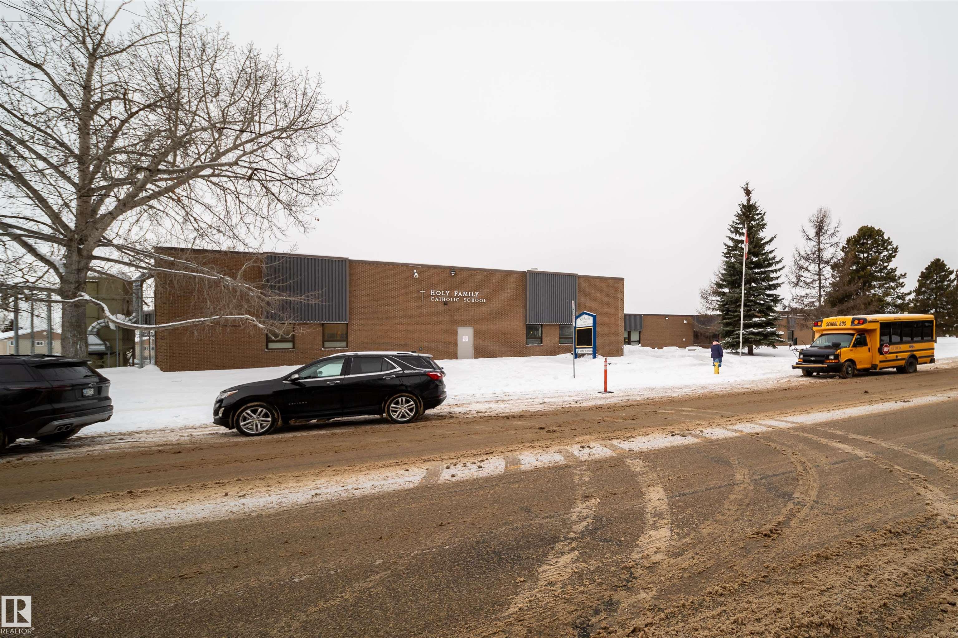 Photo 27 at 1576 Mill Woods Road E NW, Pollard Meadows, Edmonton