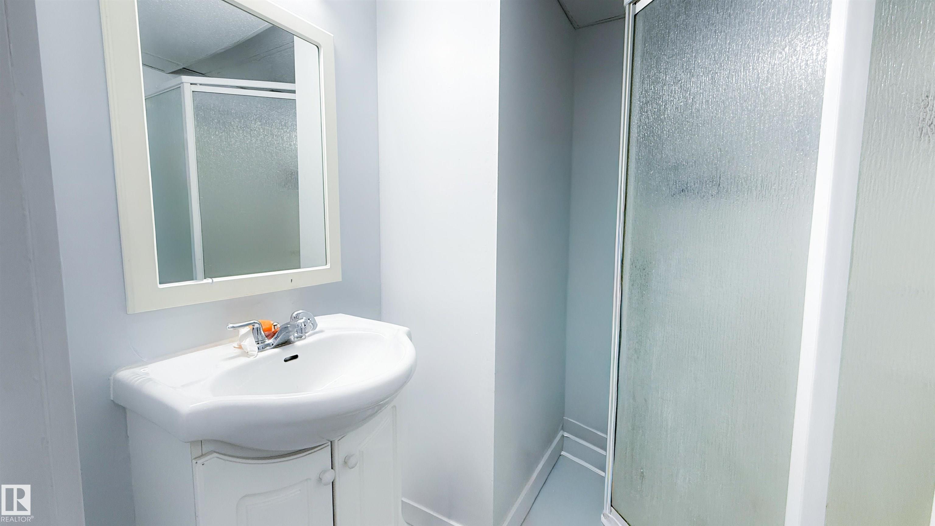 Photo 15 at 12005 40 Street NW, Beacon Heights, Edmonton