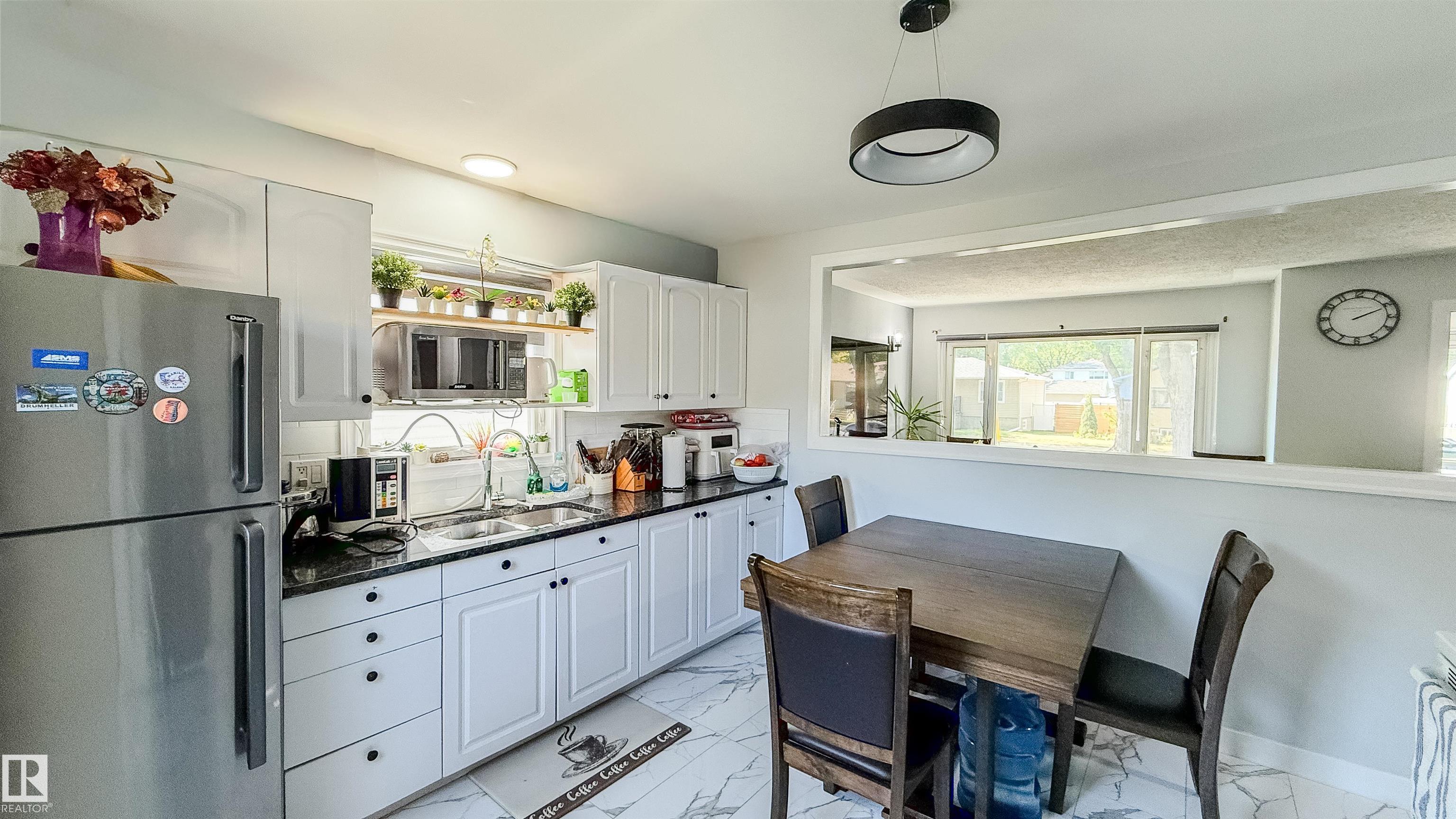 Photo 8 at 12005 40 Street NW, Beacon Heights, Edmonton