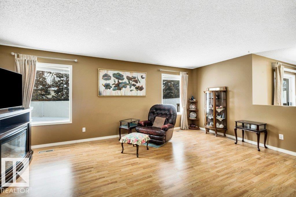 Photo 17 at 8146 27 Avenue NW, Meyonohk, Edmonton