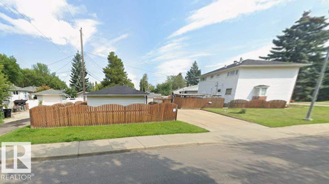 Photo 19 at 7524 95 Avenue NW, Holyrood, Edmonton