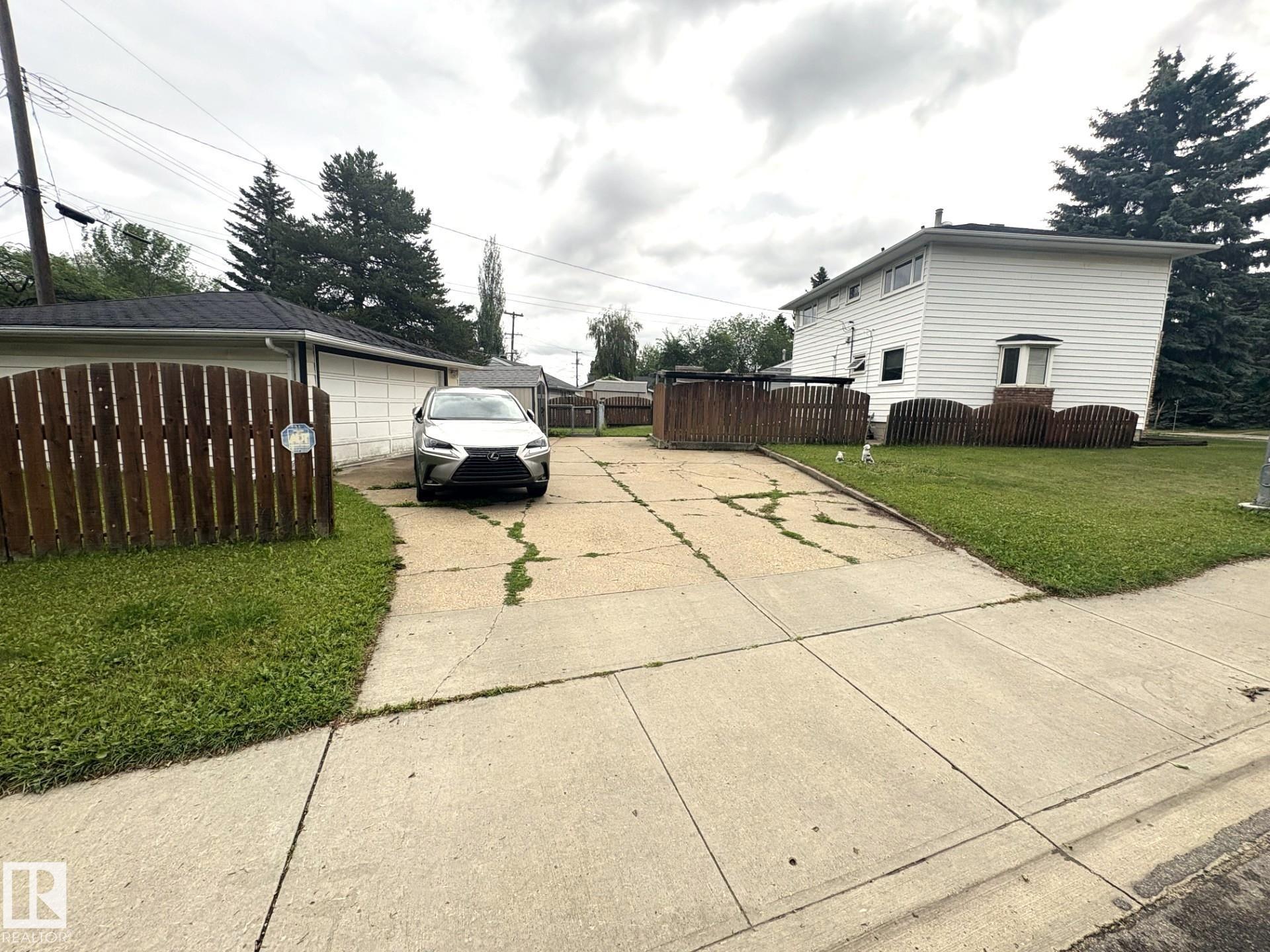 Photo 20 at 7524 95 Avenue NW, Holyrood, Edmonton