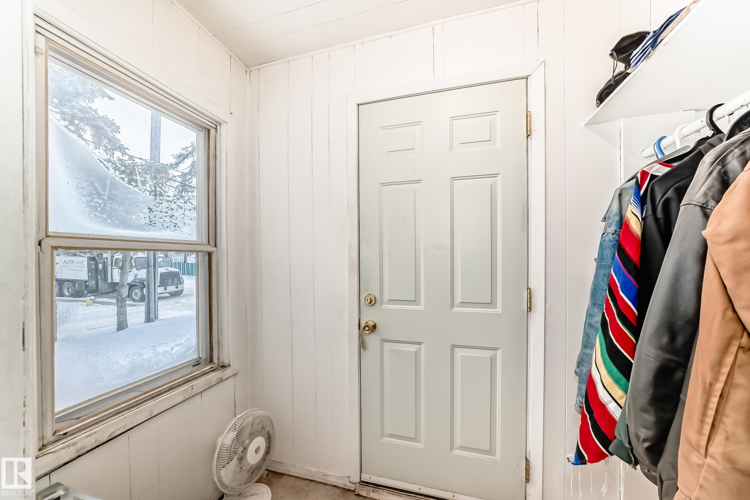 15515 92a Avenue NW, Sherwood, Edmonton