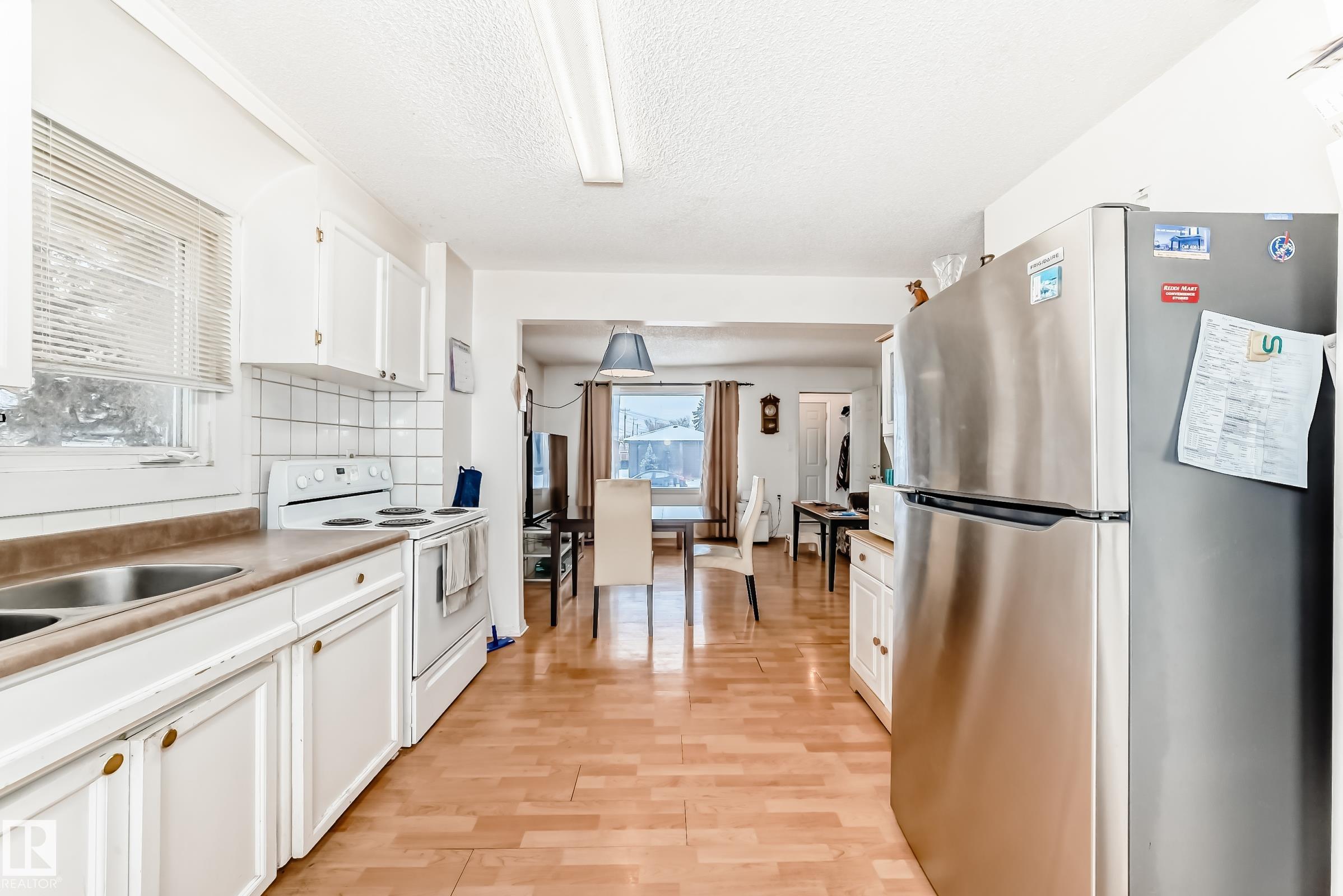 Photo 11 at 15515 92a Avenue NW, Sherwood, Edmonton