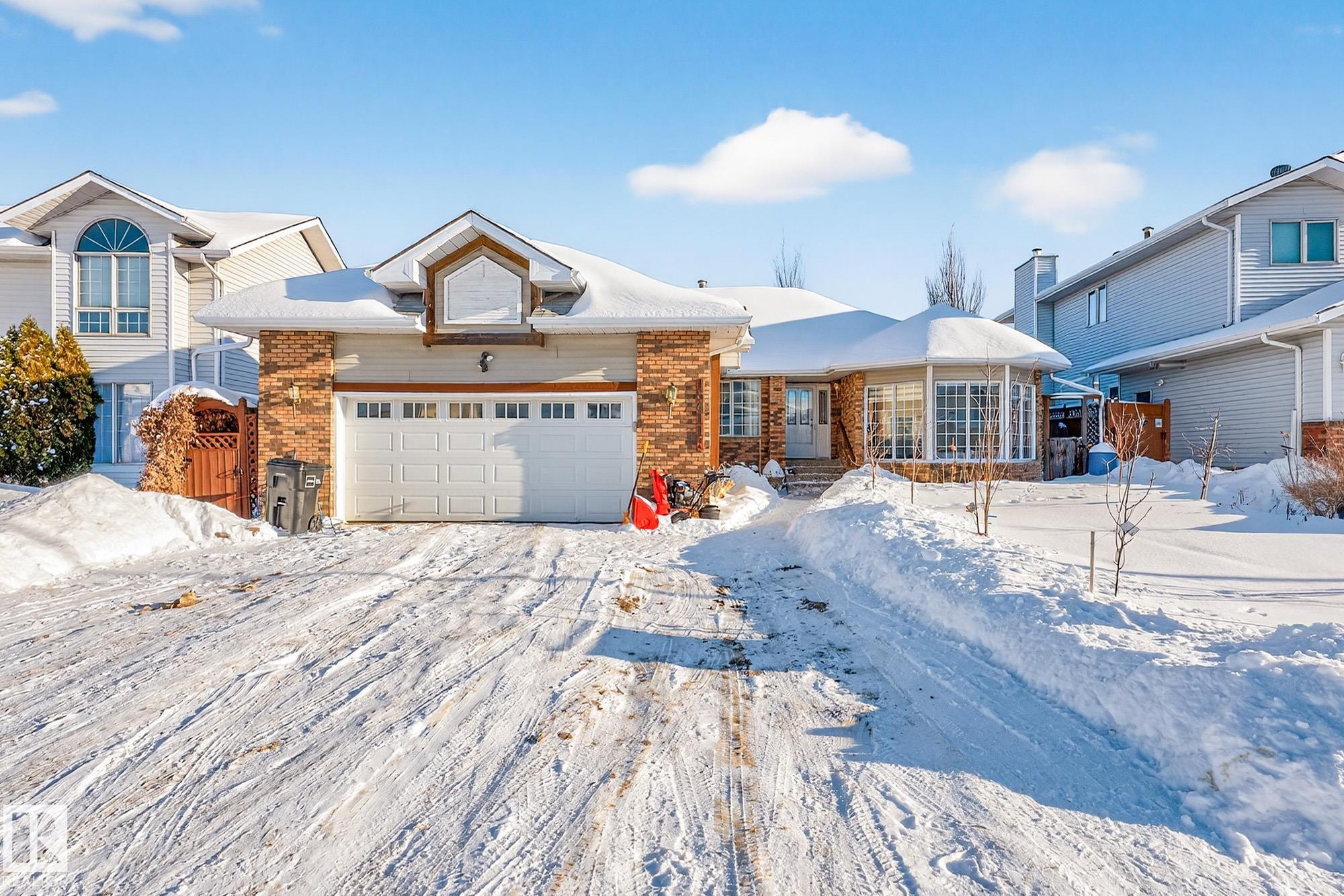 15411 67a NW, Ozerna, Edmonton