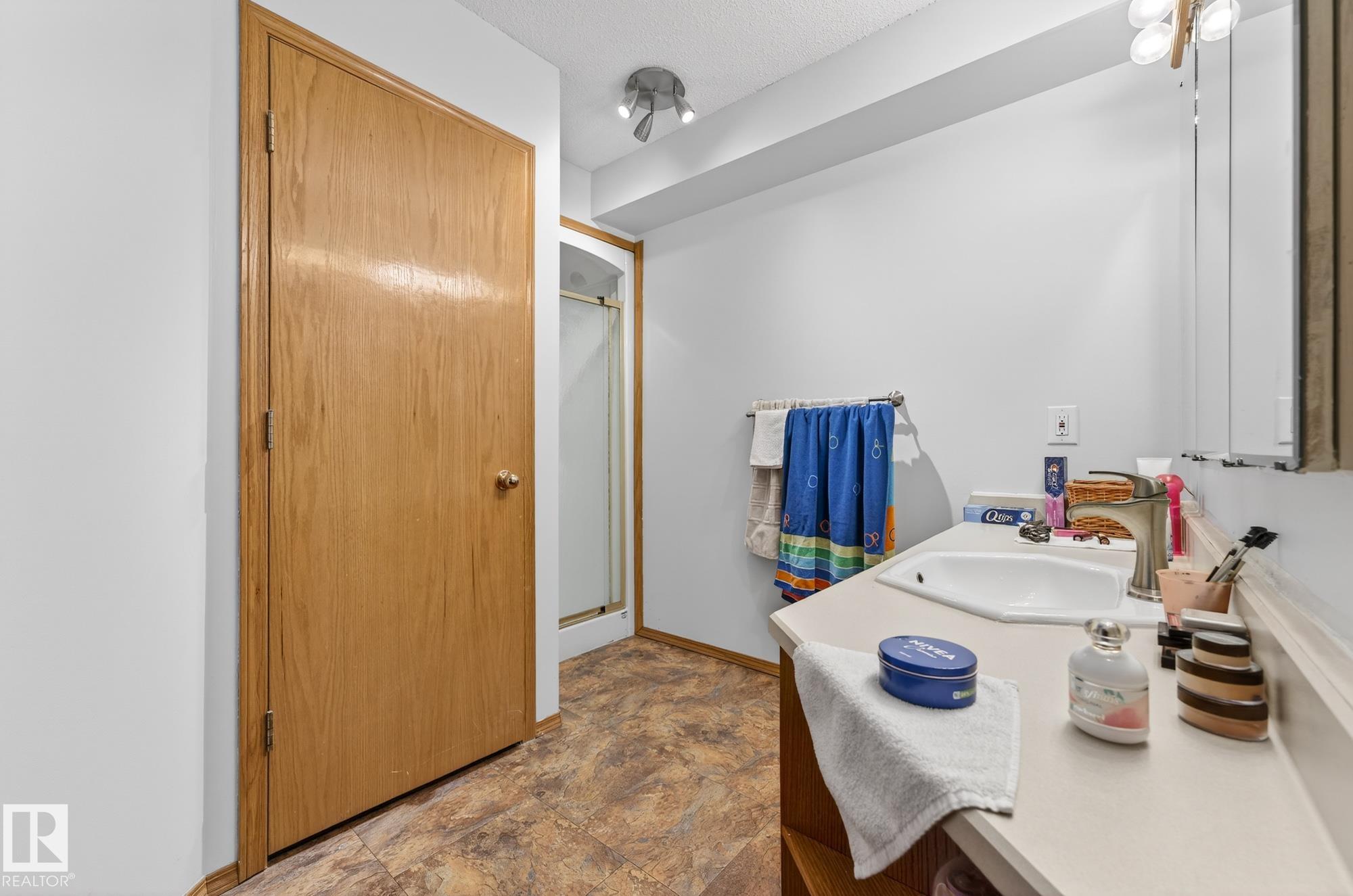 Photo 15 at 15411 67a NW, Ozerna, Edmonton