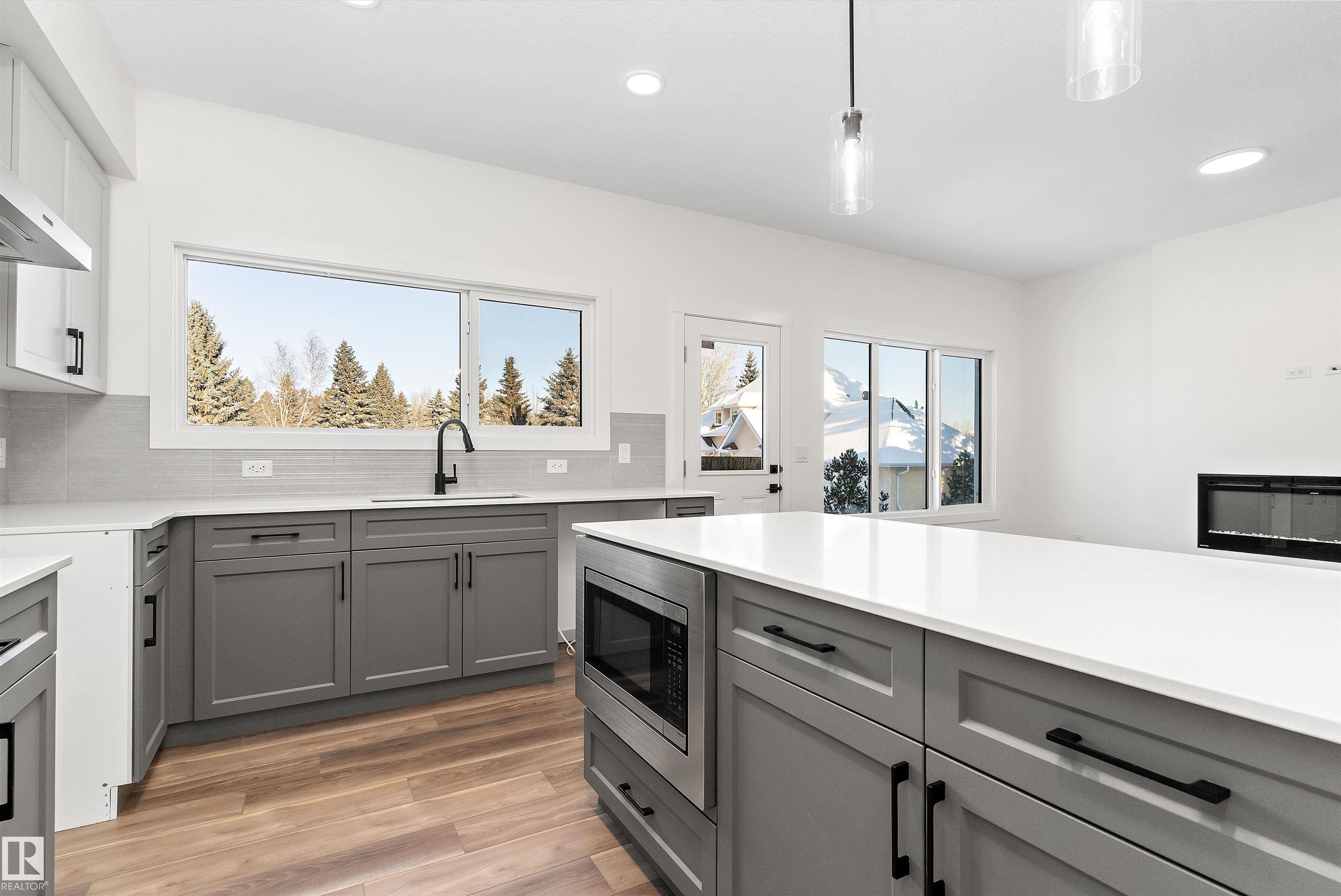 Photo 11 at 20720 43 Avenue NW, Edgemont, Edmonton