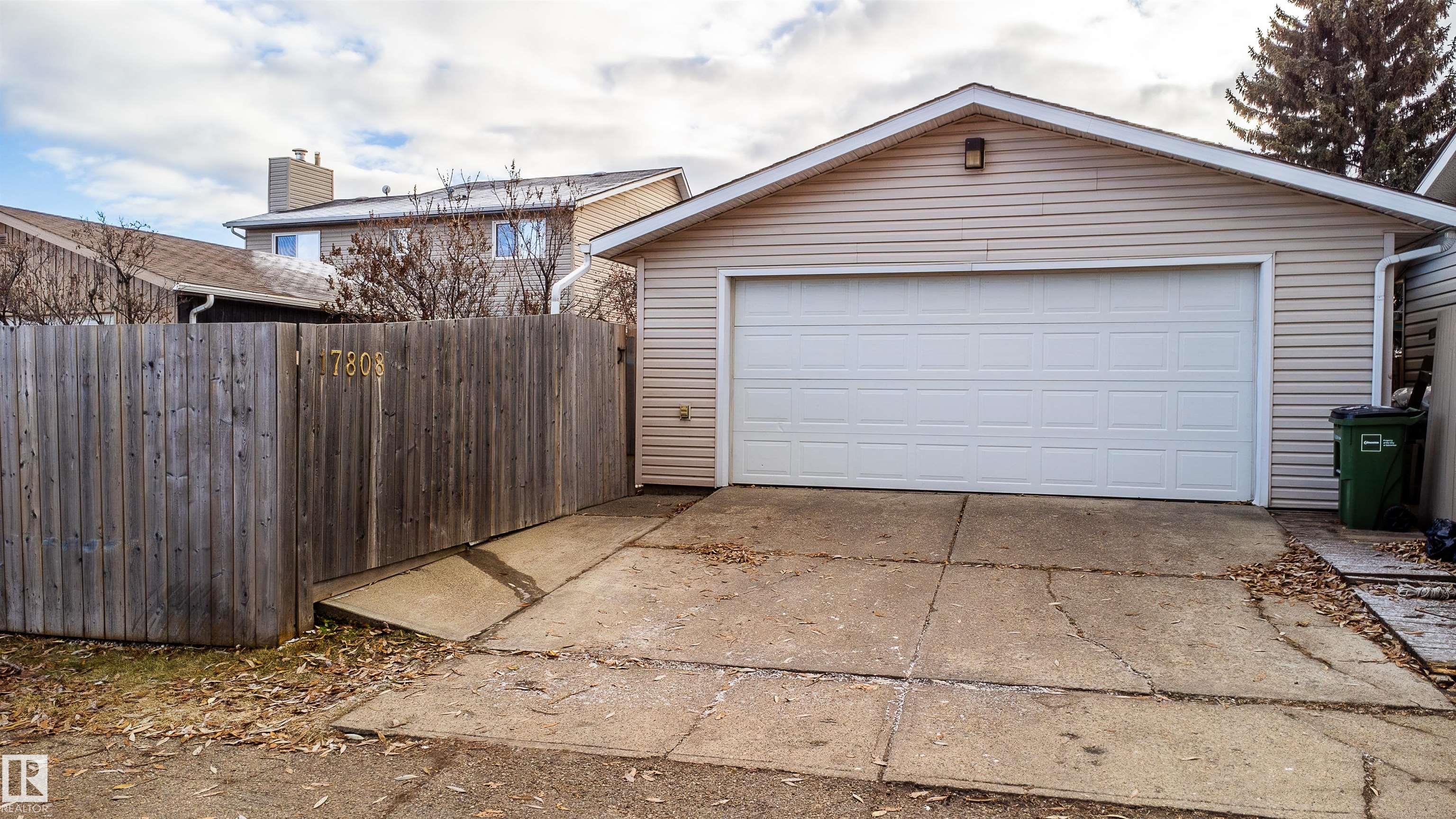 Photo 31 at 17808 76 Avenue NW, Lymburn, Edmonton