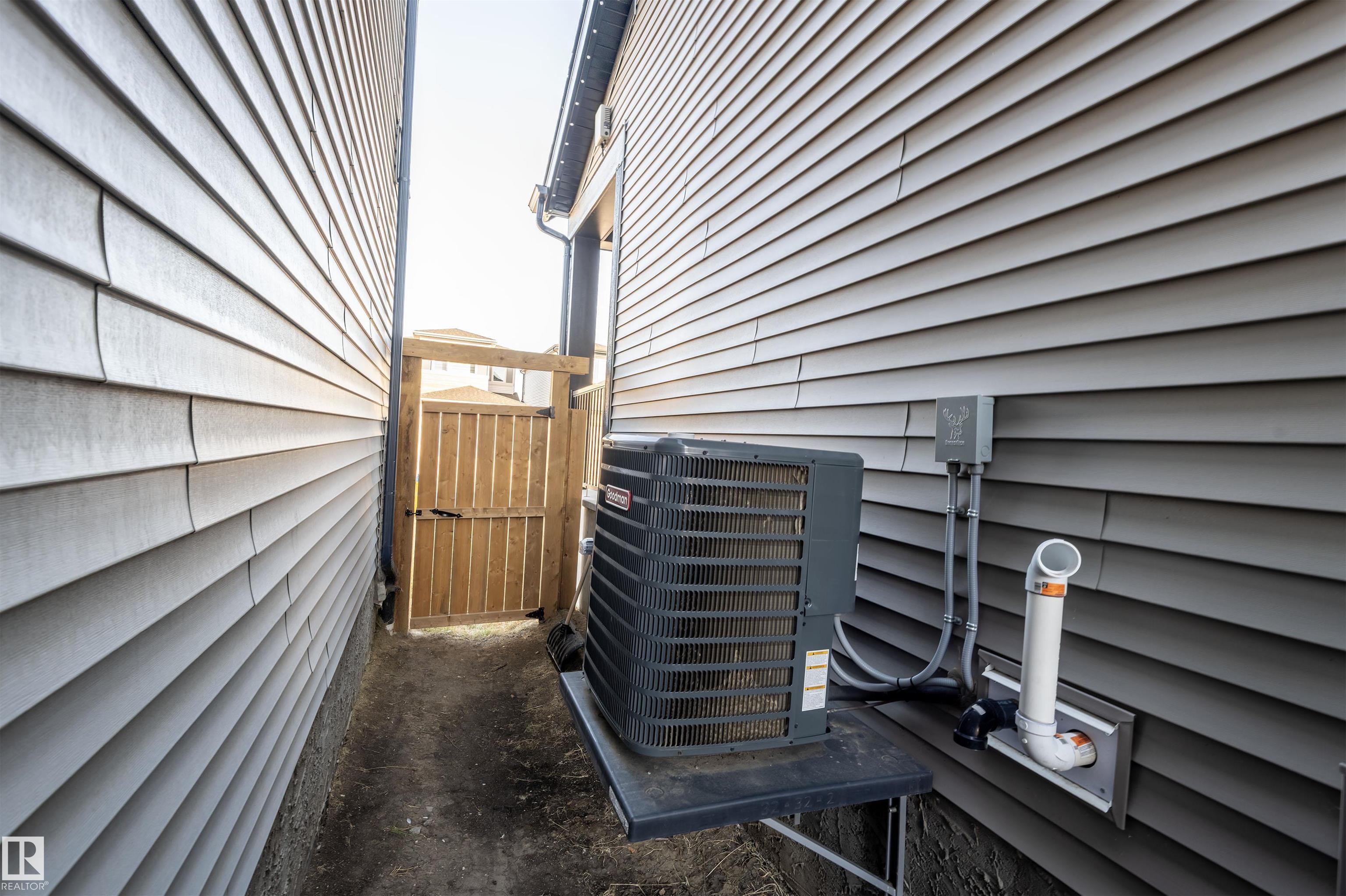 Photo 37 at 656 35 Street SW, Charlesworth, Edmonton