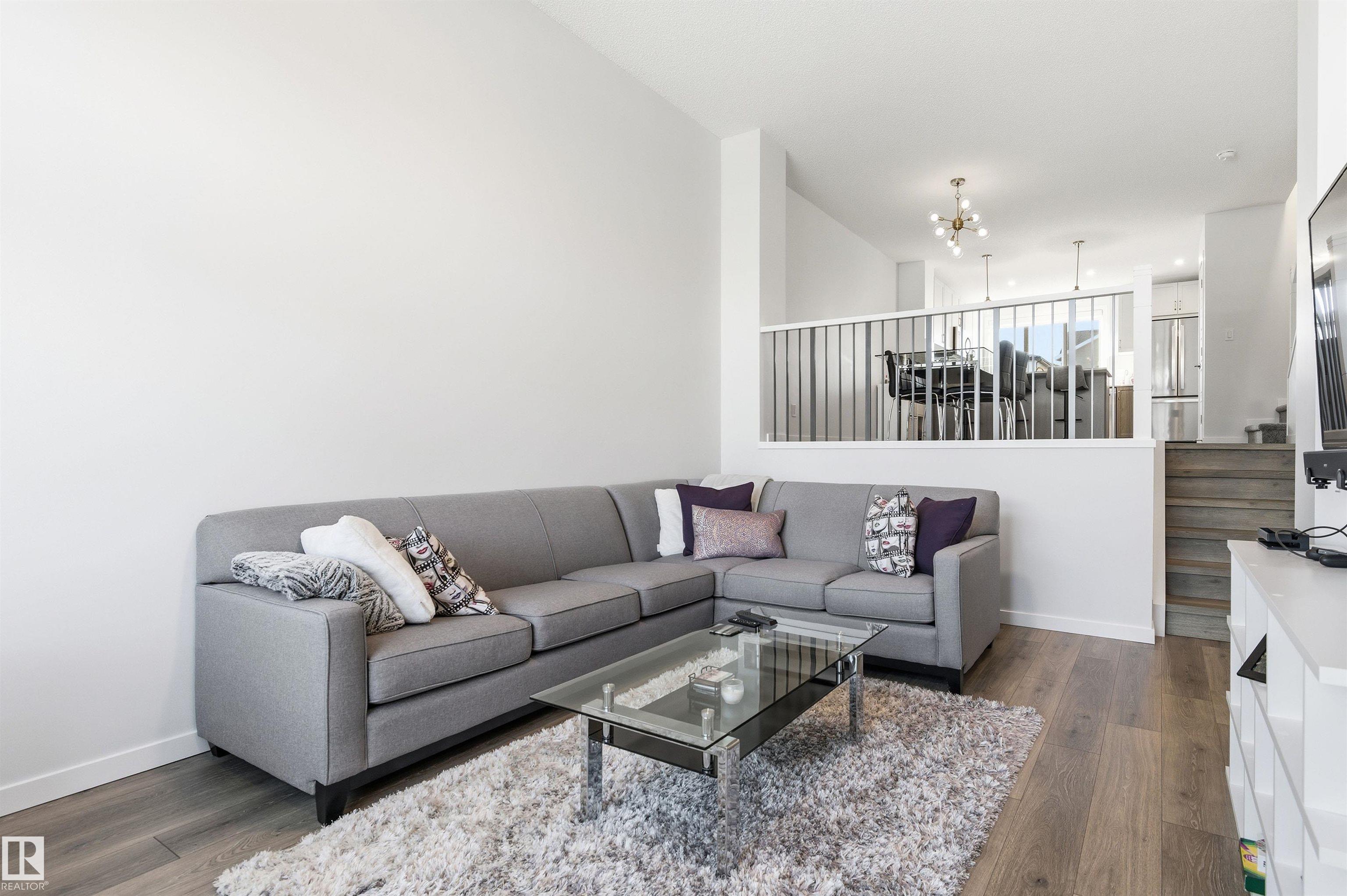 Photo 6 at 656 35 Street SW, Charlesworth, Edmonton